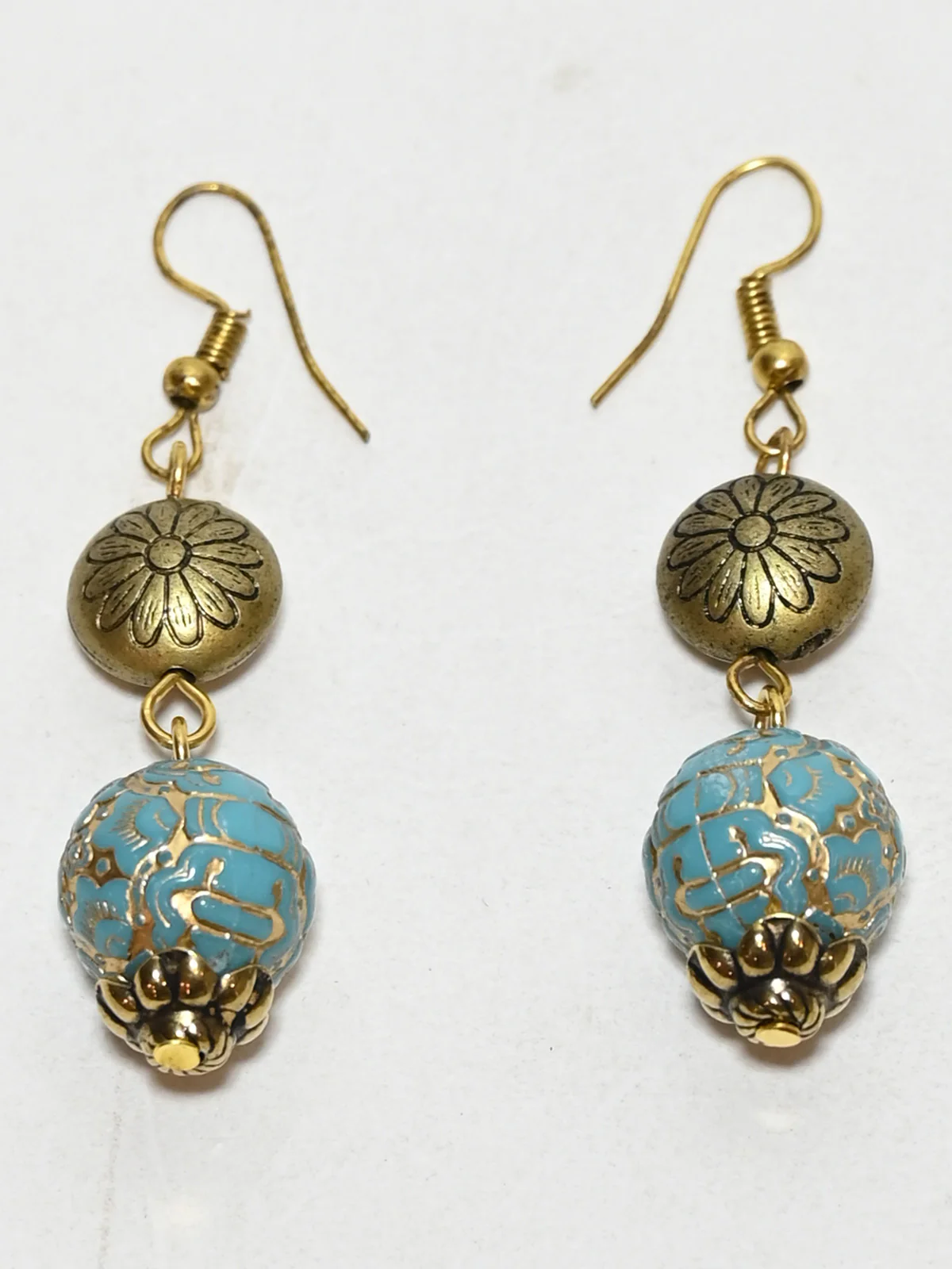 Odette Golden And Teal Blue PU Embellished Jewellery Set For Women - Image 5