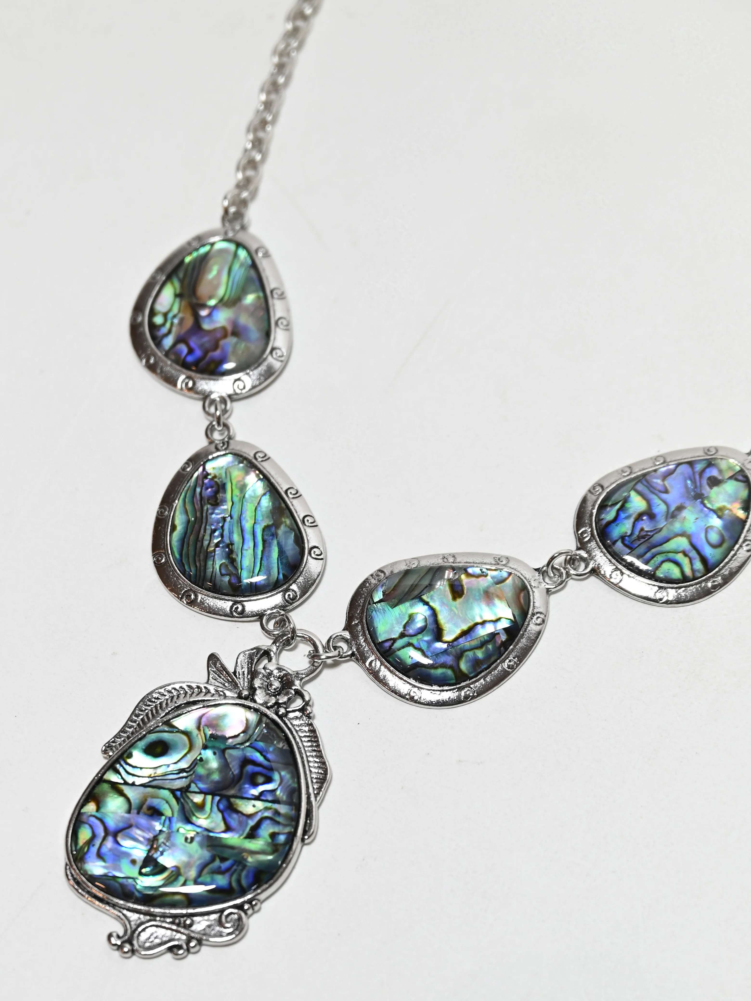 Odette Green Alloy Metallic Design Neckpiece For Women - Image 5