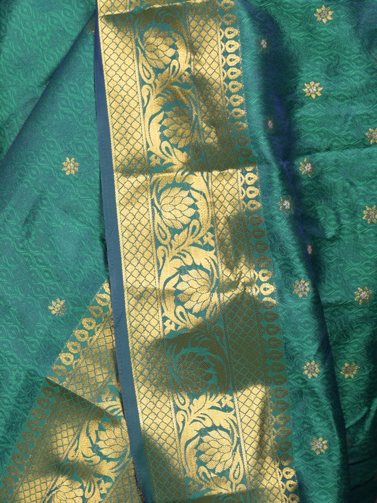 Odette Blue and Green Silk Blend Double Shaded Woven Saree with Unstitched Blouse for Women - Image 5