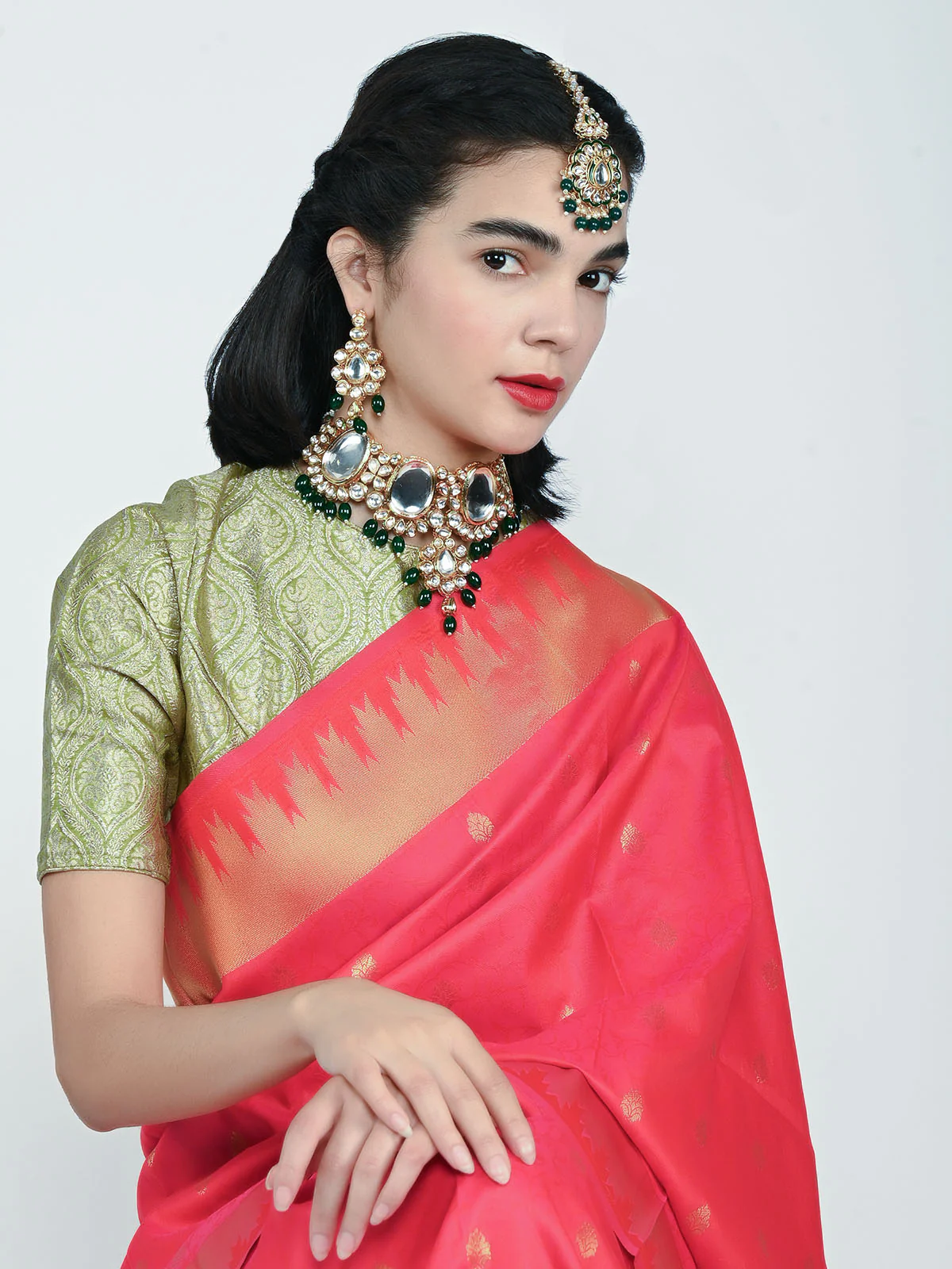 Odette Green And Golden Alloy Beaded Pearl And Kundan Jewellery Set For Women - Image 2