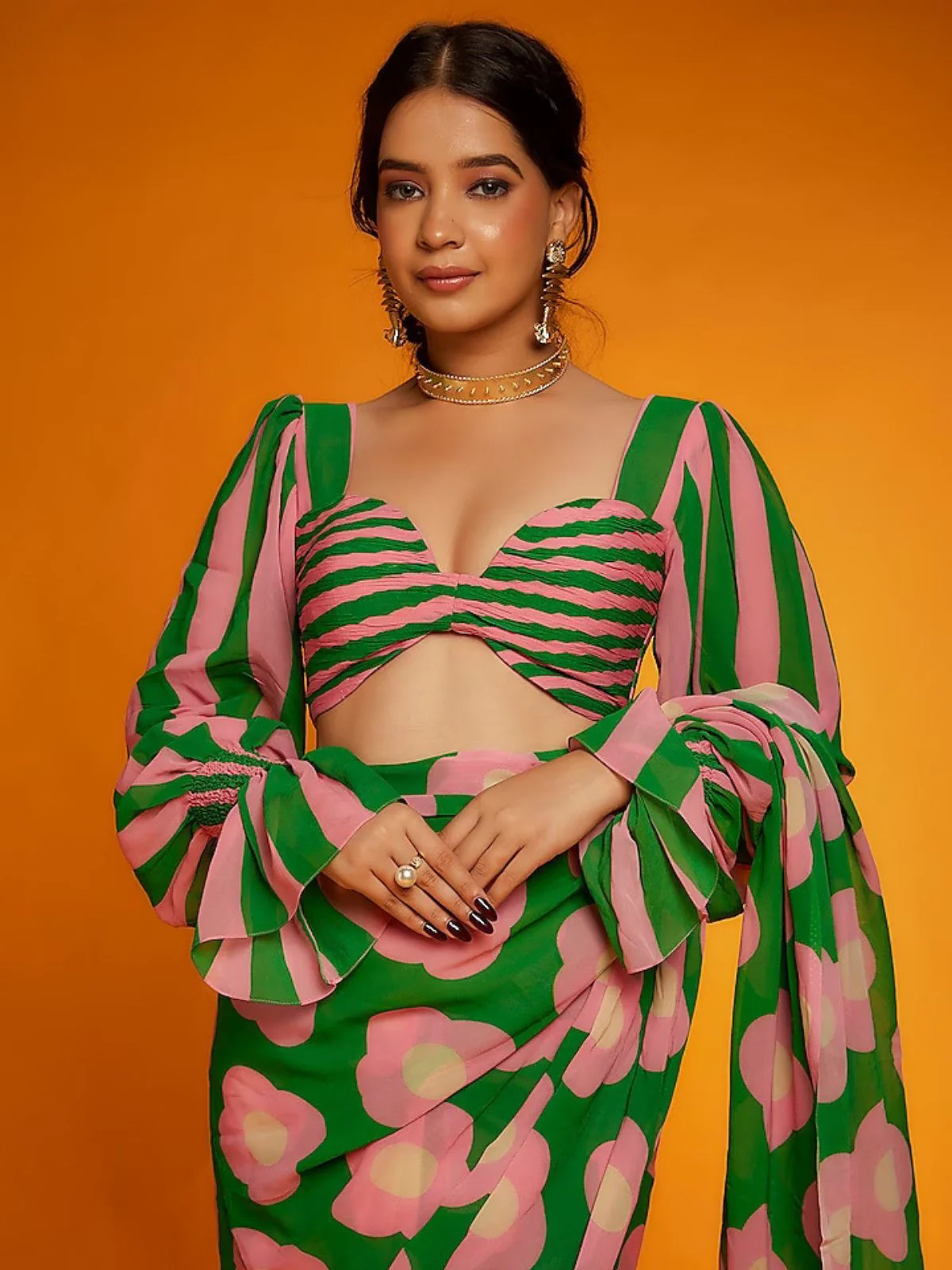 Odette Green And Pink Satin Printed Saree With Unstitched Blouse For Women - Image 3