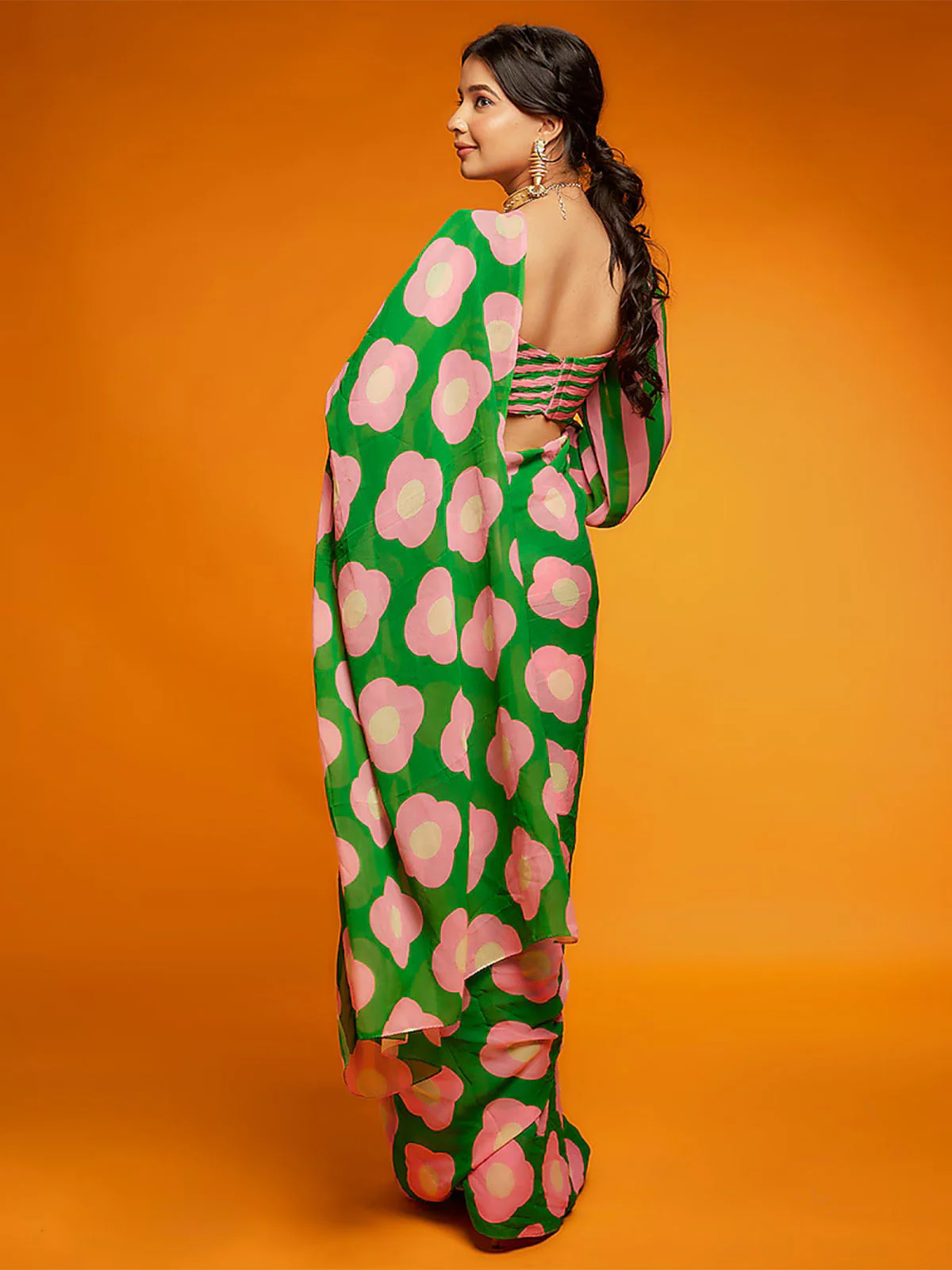 Odette Green And Pink Satin Printed Saree With Unstitched Blouse For Women - Image 4