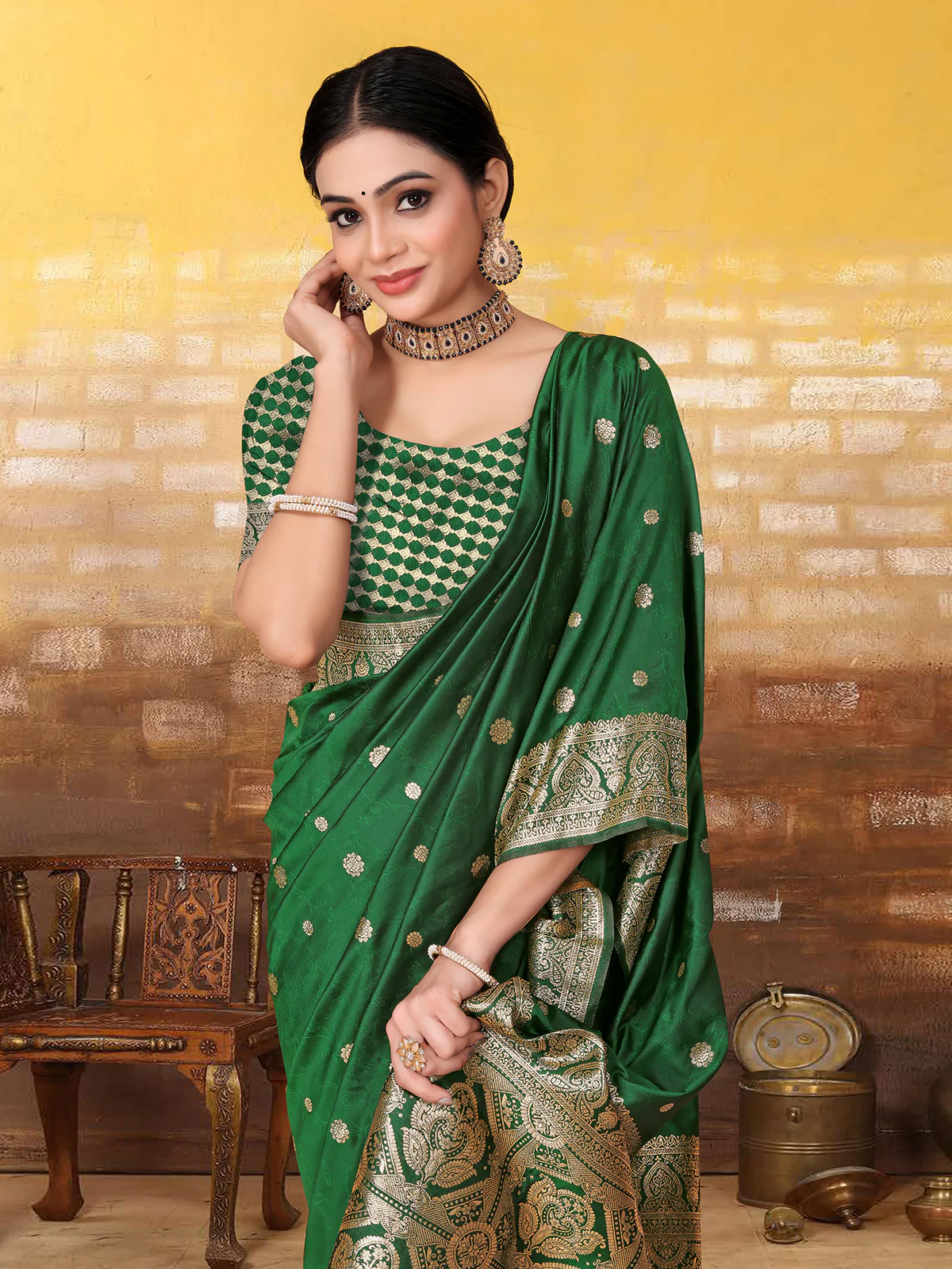 Odette Green Banarasi Woven Saree With Unstitched Blouse For Women - Image 5