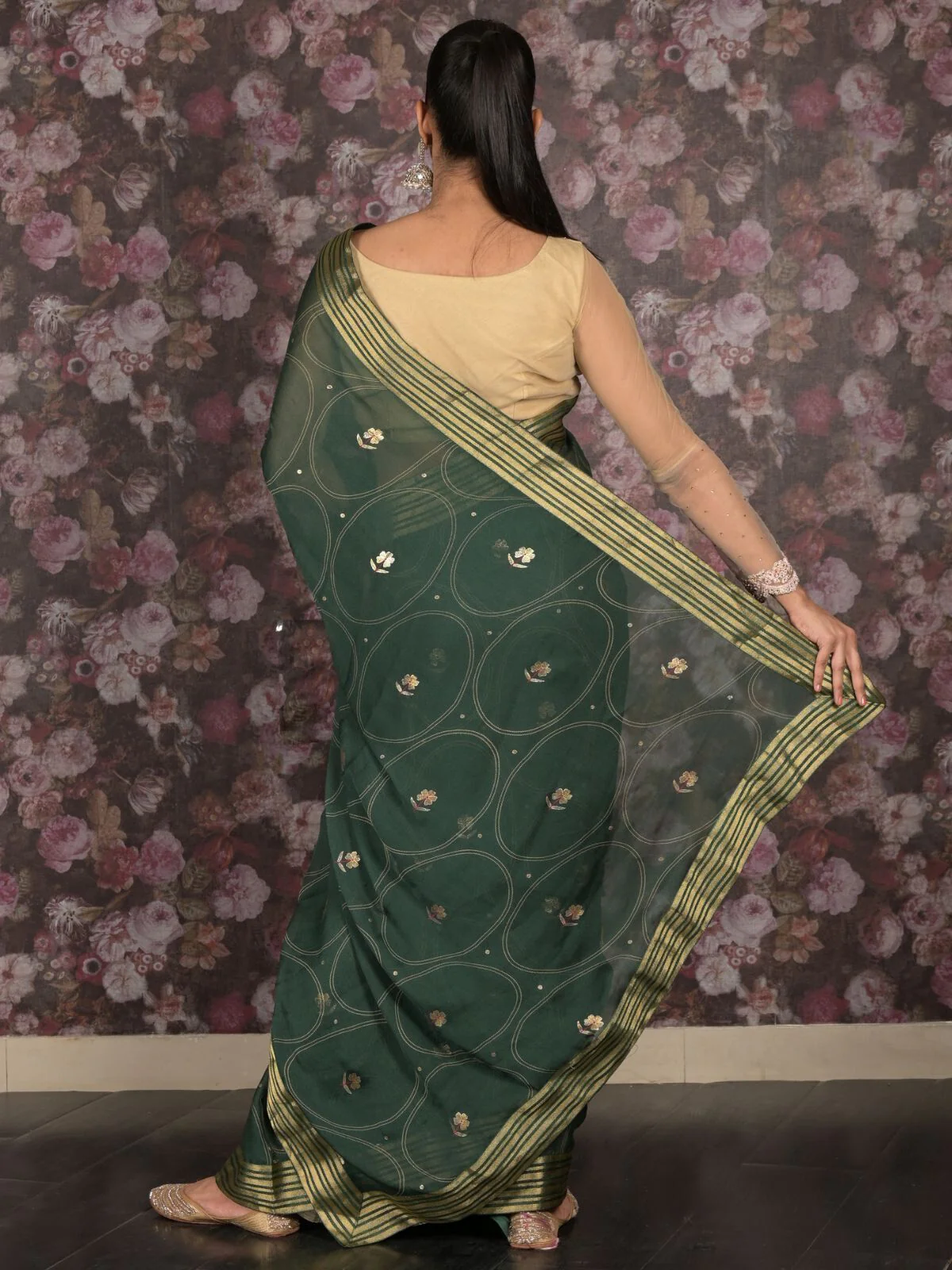 Odette Green Chiffon Printed Saree With Unsitched Blouse For Women - Image 4