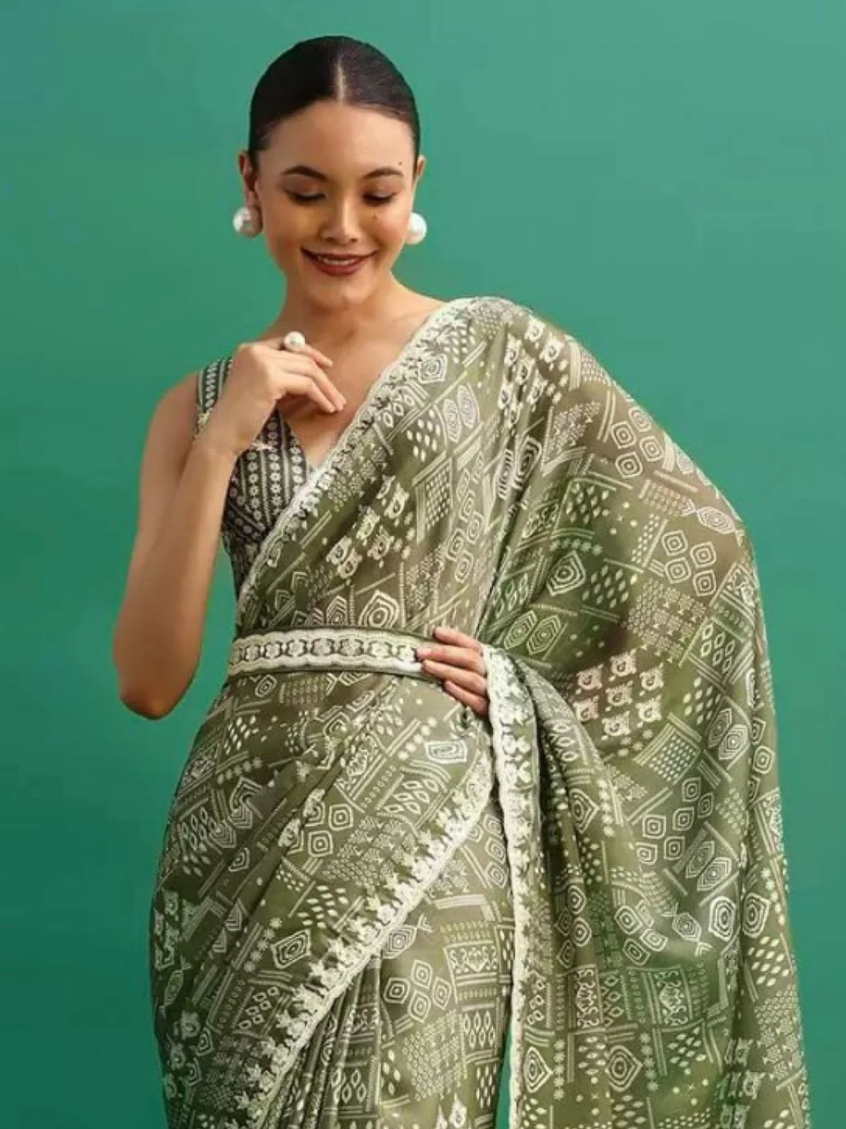 Odette Green Chinon Digital Print Saree For Women - Image 4