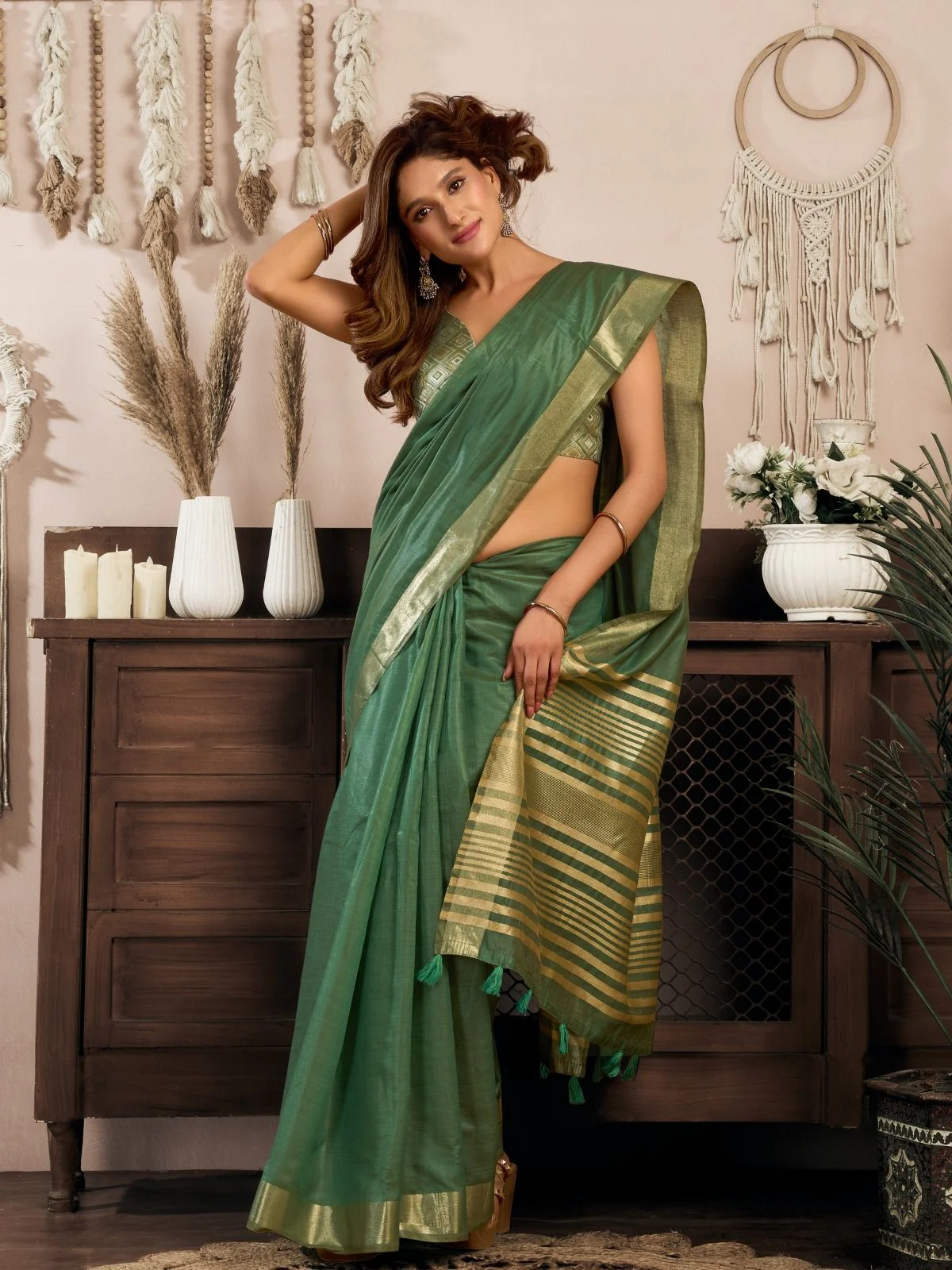 Odette Green Cotton Blend Woven Saree For Women - Image 3