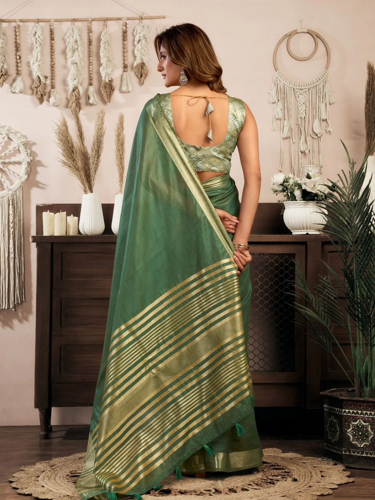 Odette Green Cotton Blend Woven Saree For Women - Image 4