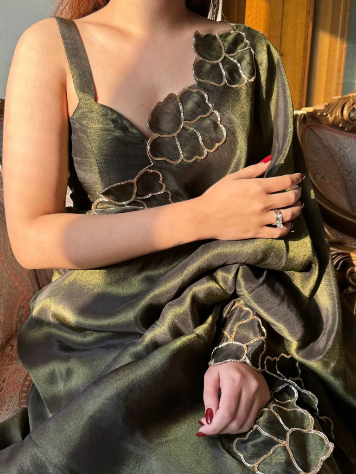 Odette Green Embellished Silk Blend Saree With Unstitched Blouse For Women - Image 3