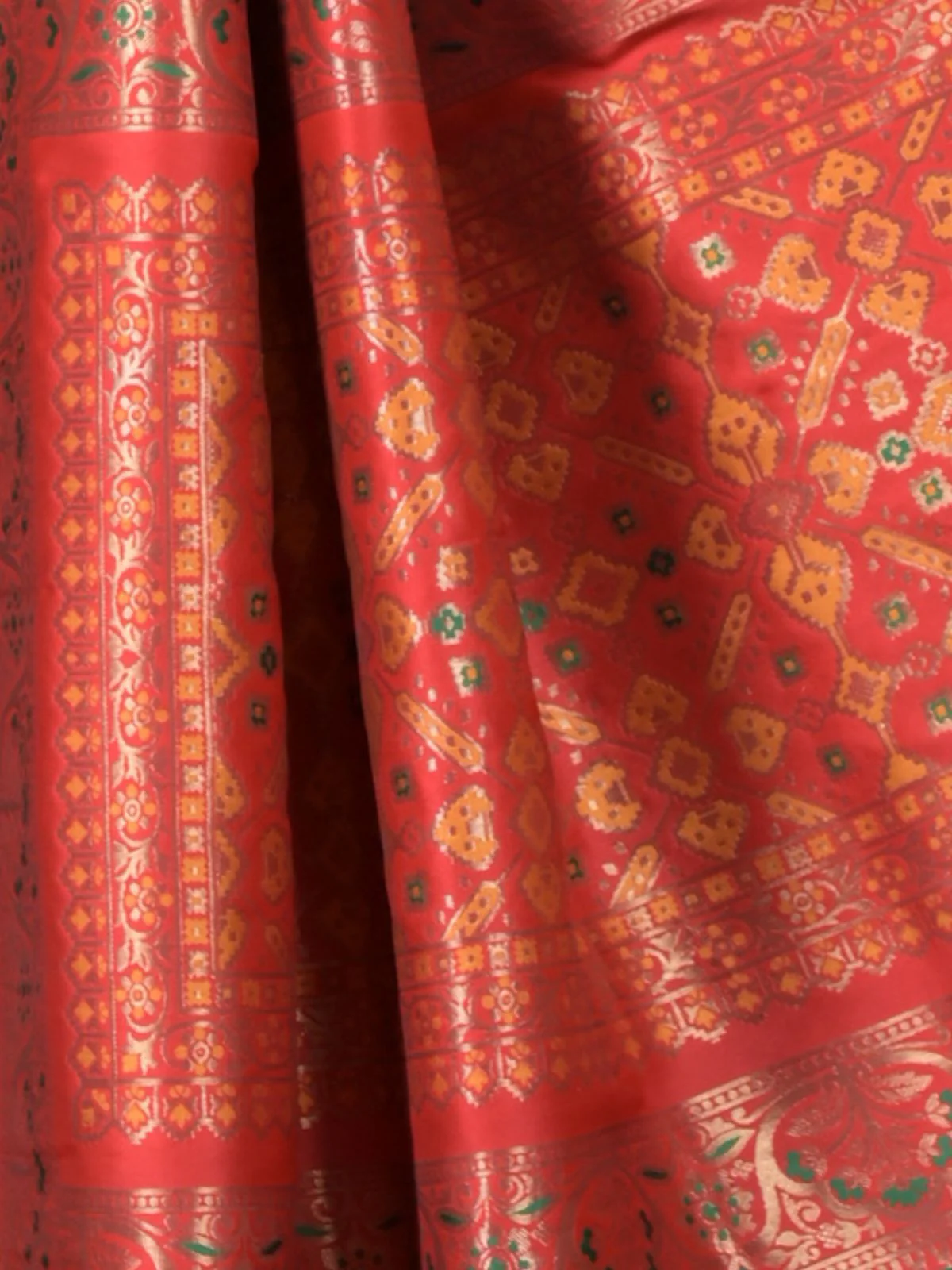 Odette Green Ethnic Woven Silk Blend Saree Without Blouse for Women - Image 5