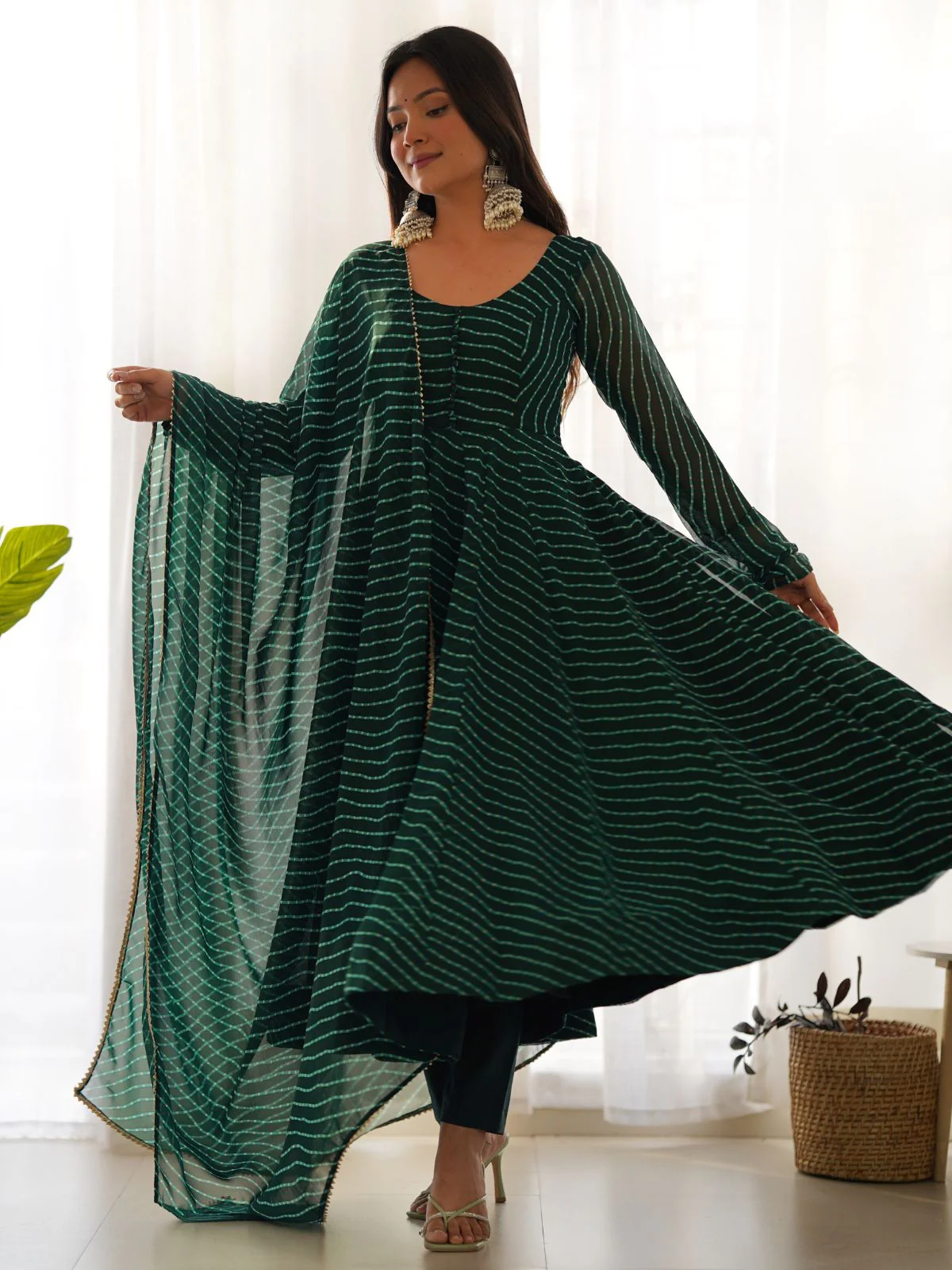Odette Green Georgette Printed Kurta Set For Women - Image 2