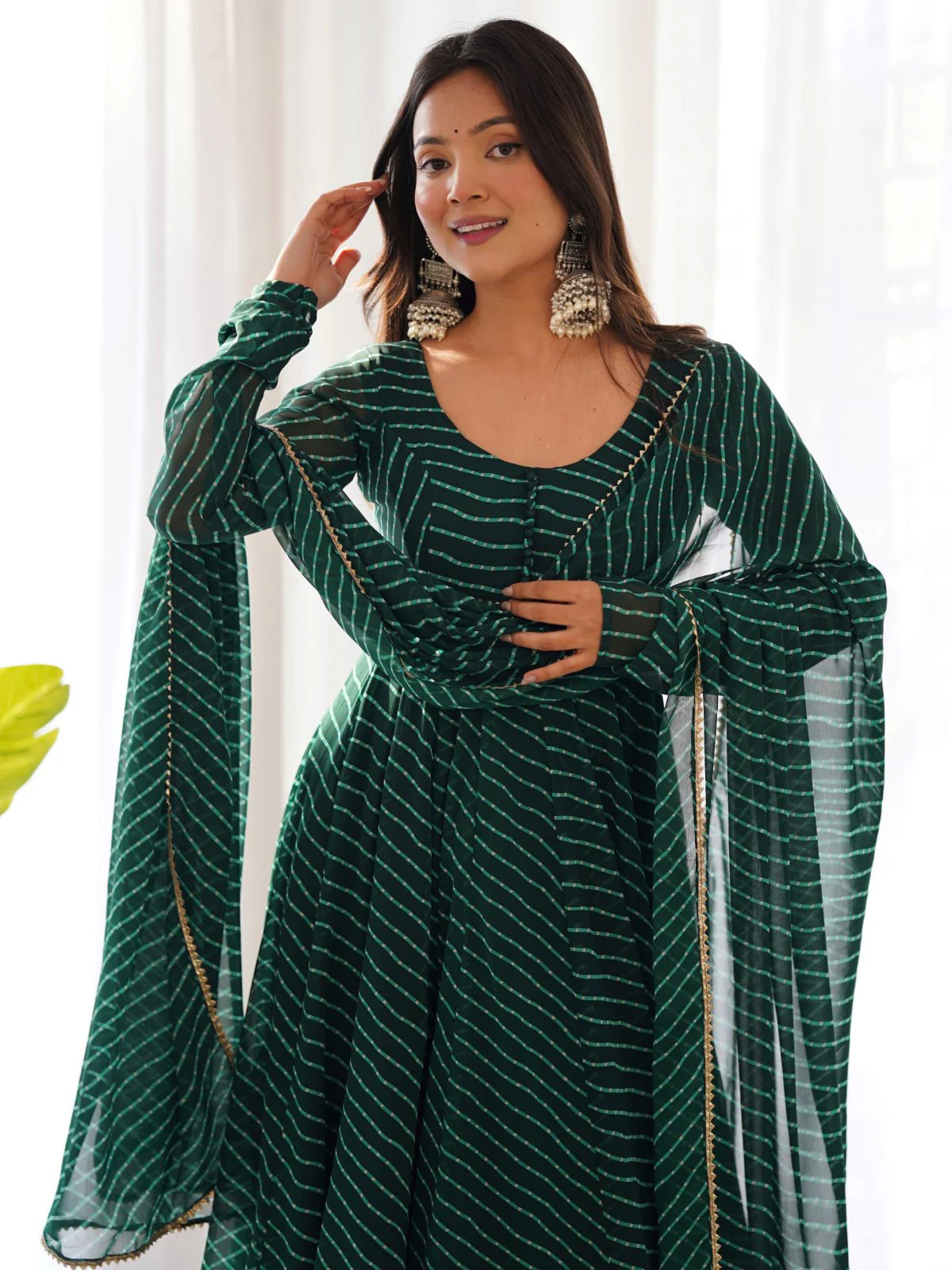 Odette Green Georgette Printed Kurta Set For Women - Image 3