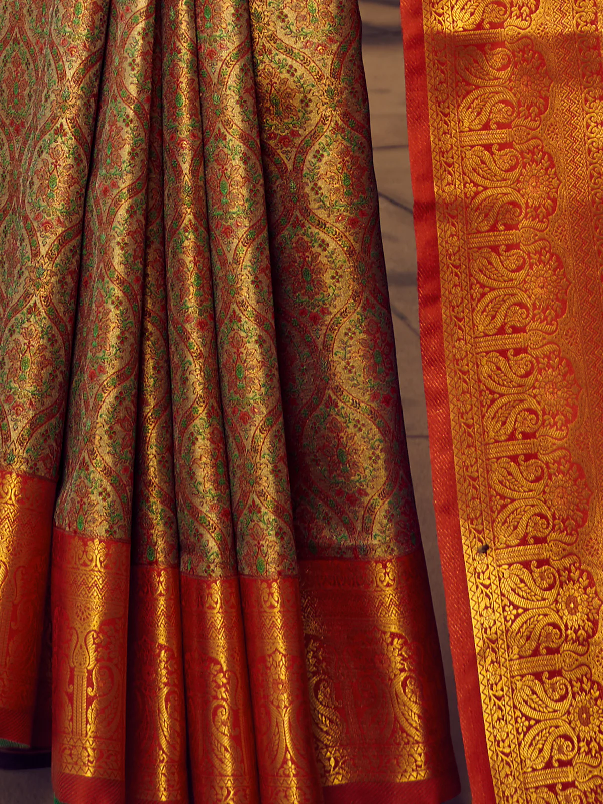 Odette Green Handloom Woven Silk Blend Saree for Women With Unstitched Blouse - Image 3