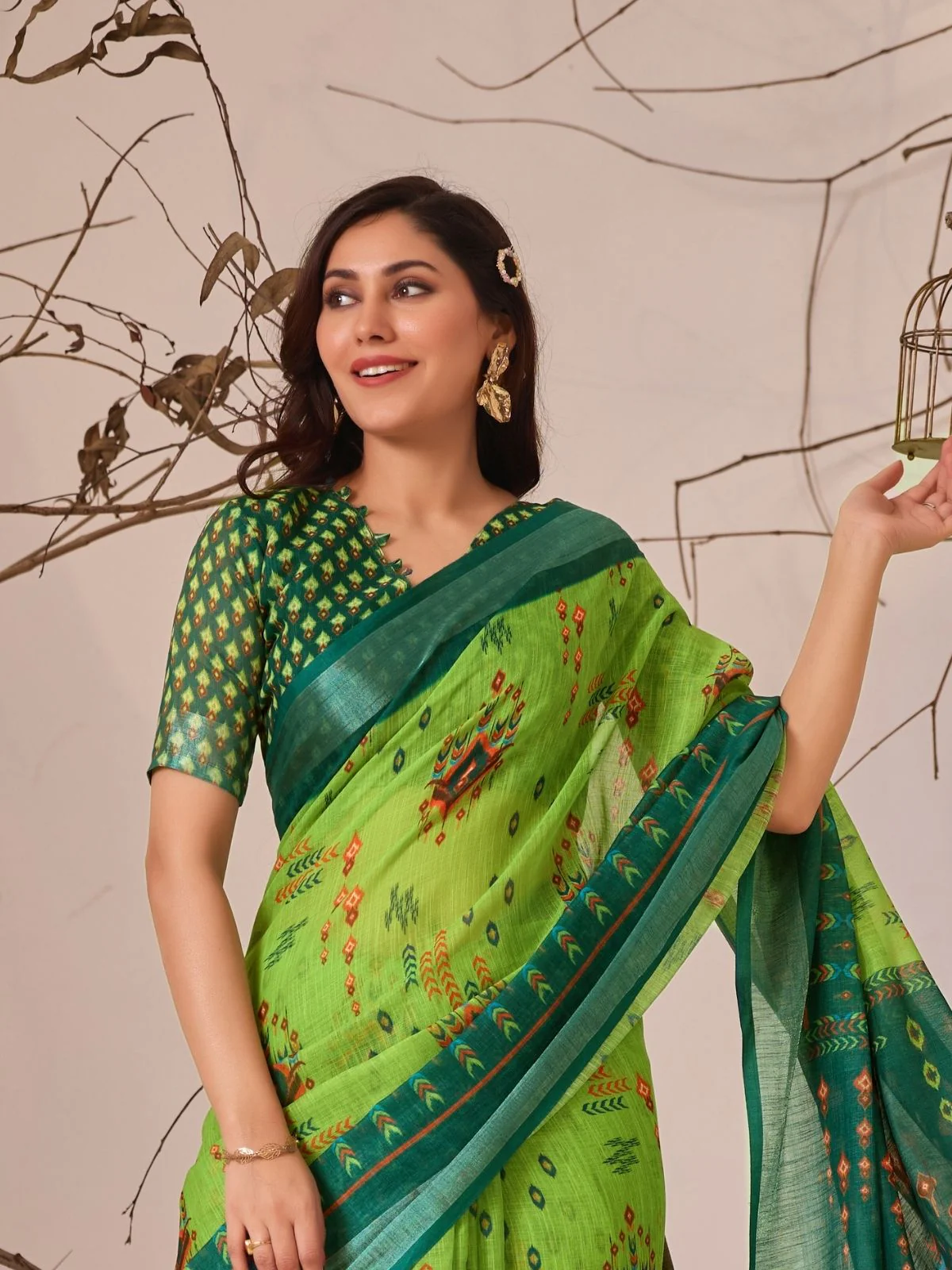 Odette Green Linen Cotton Printed Saree For Women - Image 4