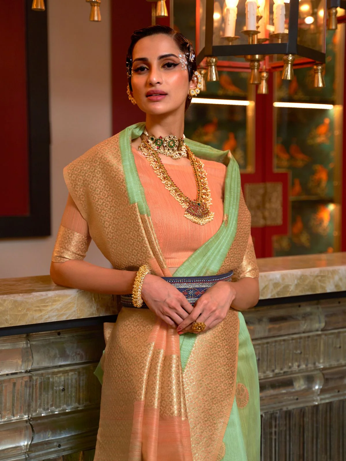 Odette Green Linen Woven Saree With Unstitched Blouse for Women - Image 2