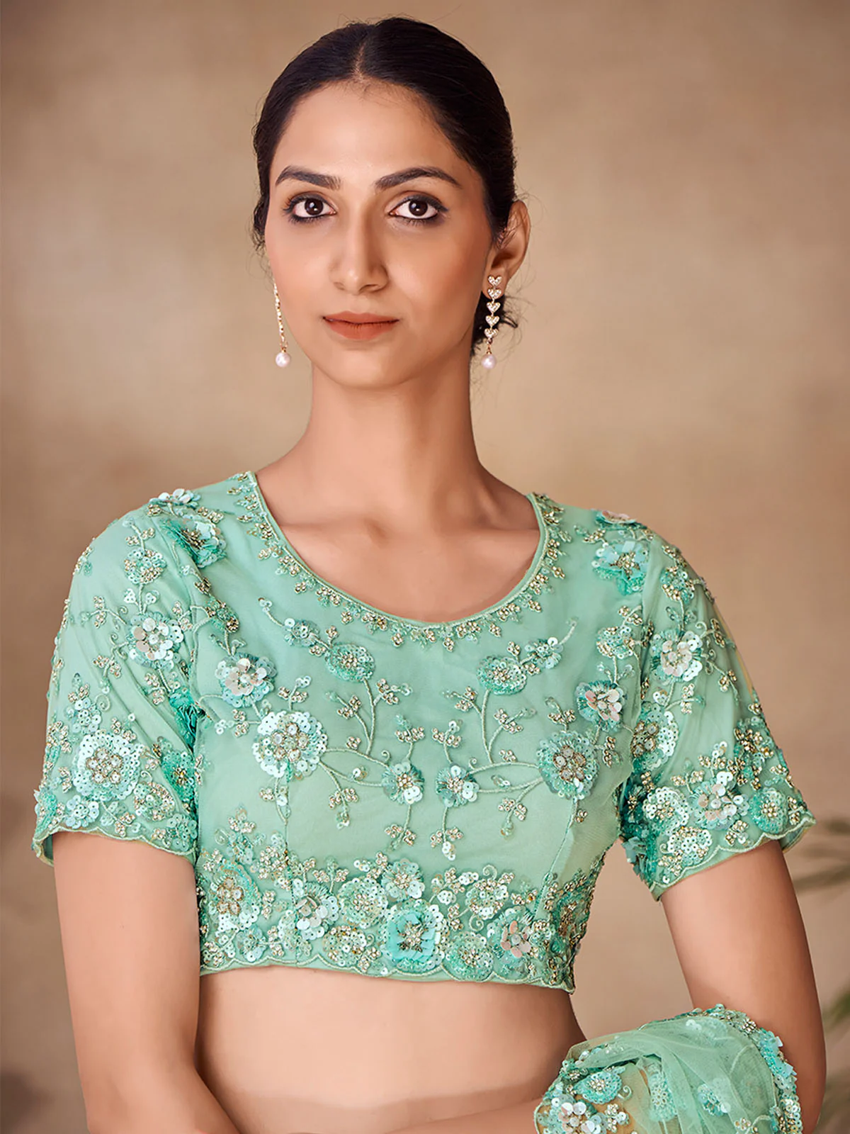 Odette Green Net Embroidered Saree With Unstitched Blouse For Women - Image 3