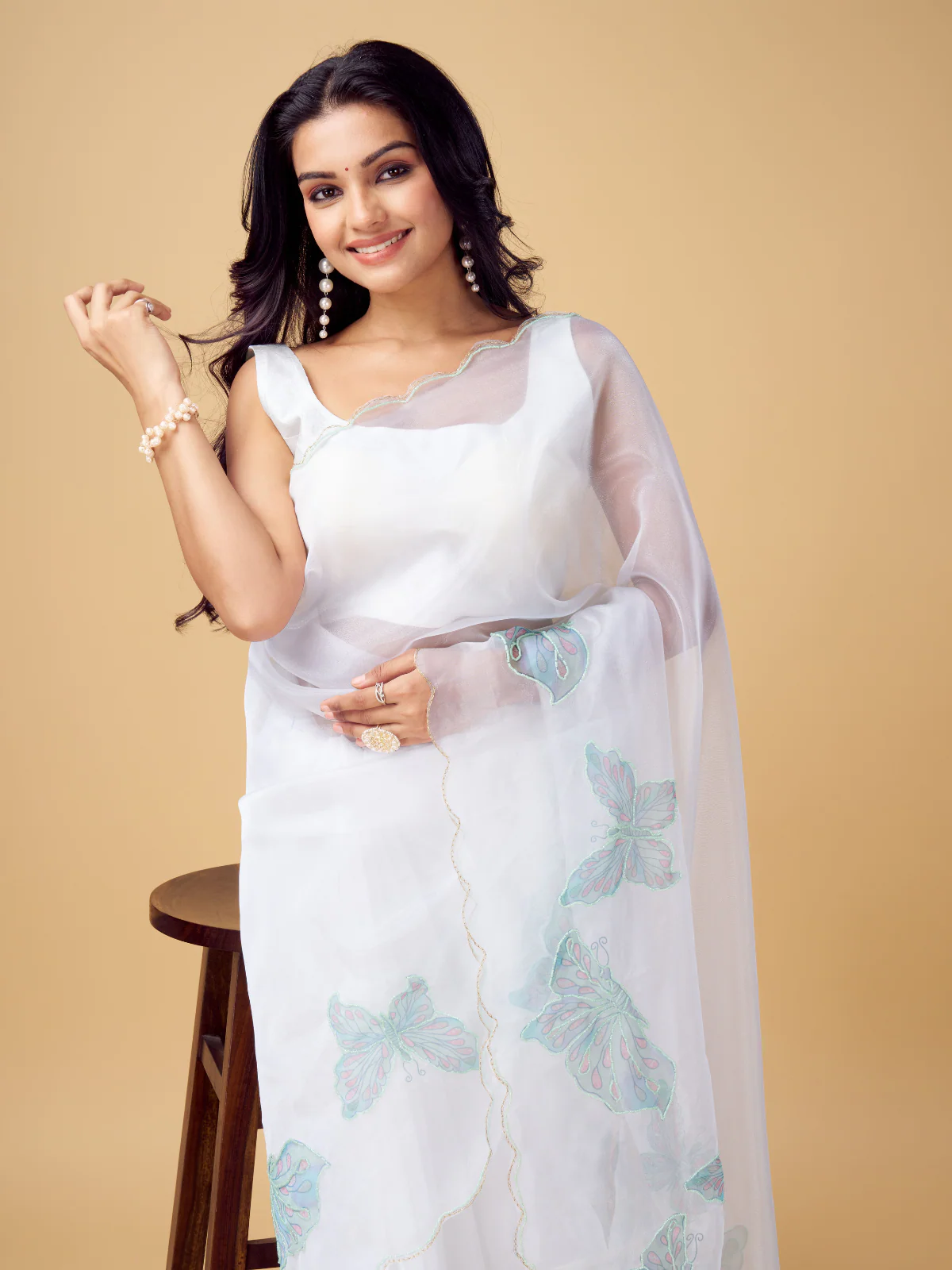 Odette White and Green Organza Embellished Saree With Unstitched Blouse For Women - Image 2
