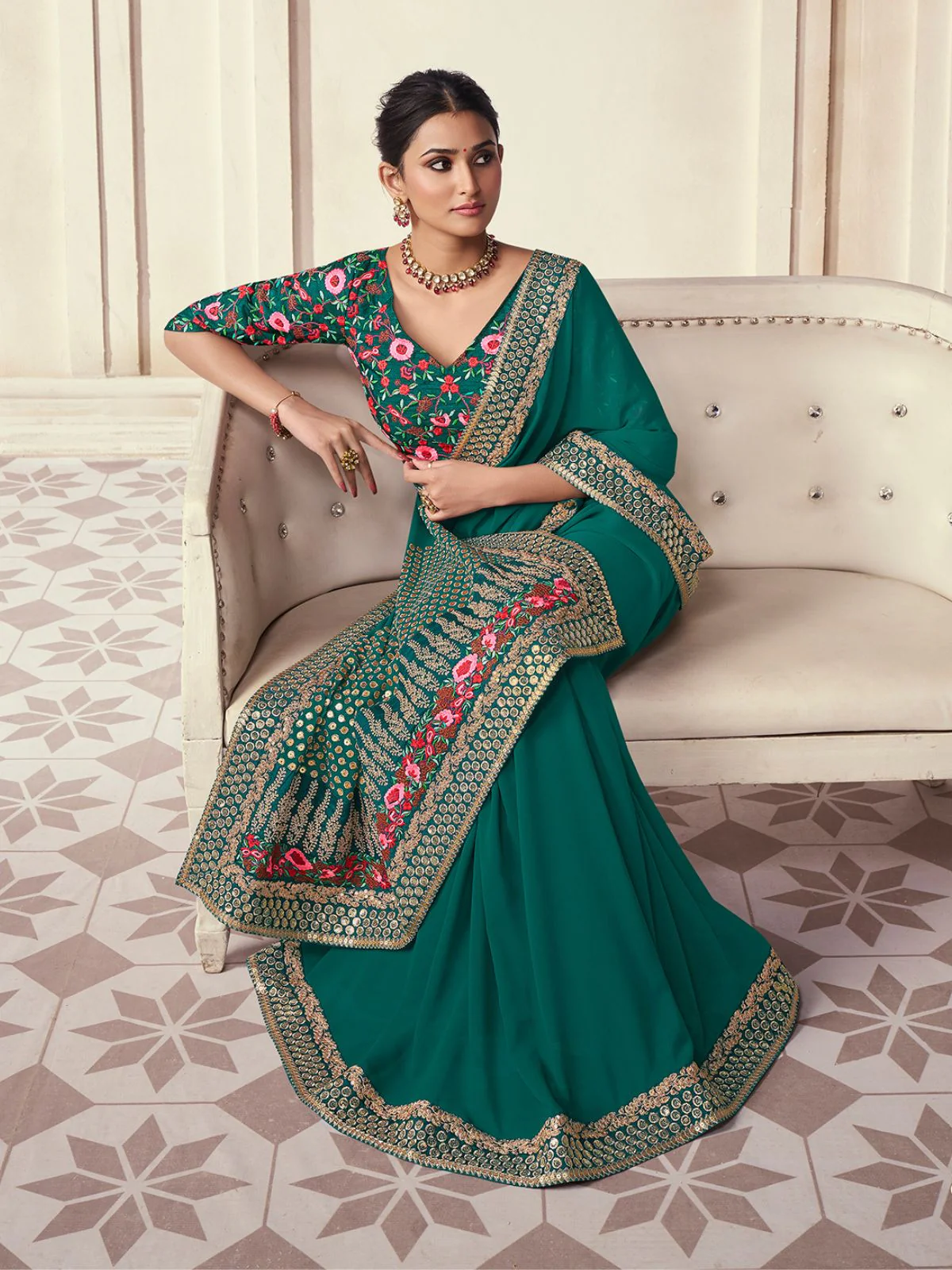 Odette Dark Green Organza Embroidered Saree With Unstitched Blouse For Women - Image 2