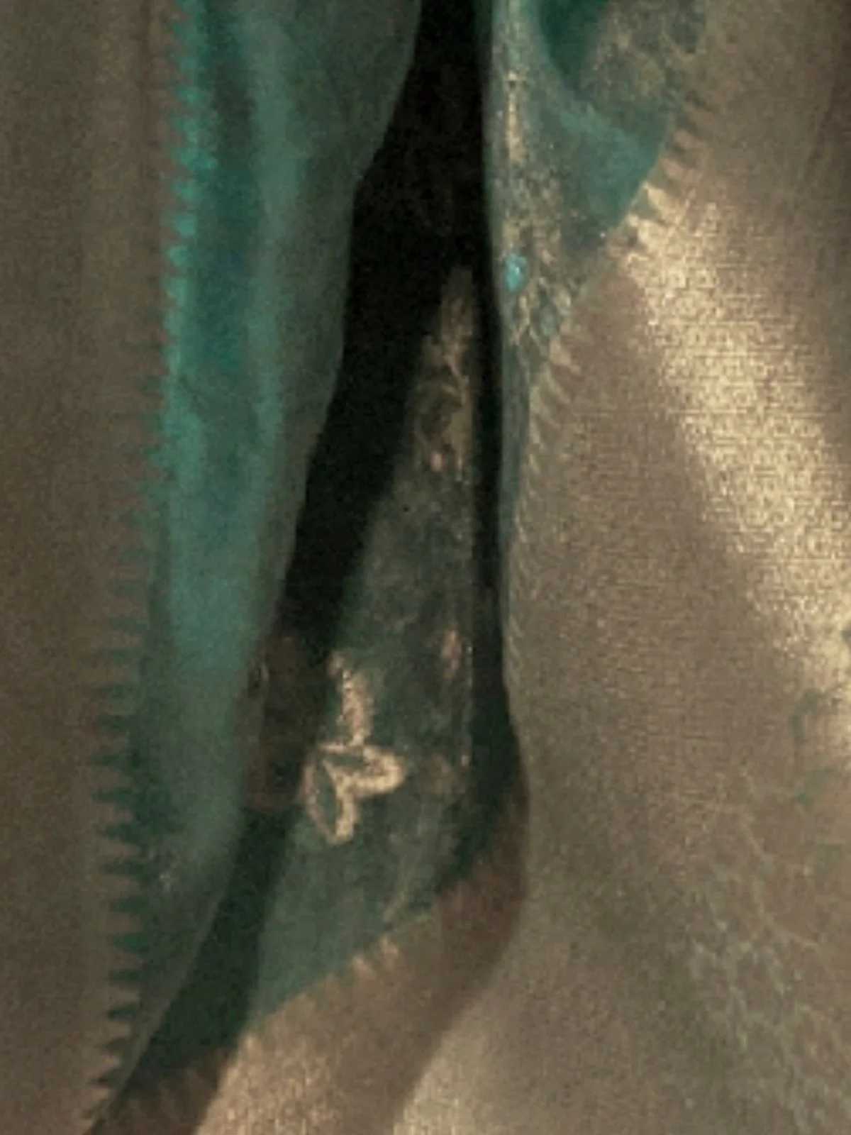 Odette Green Organza Woven Saree With Unstitched Blouse For Women - Image 3