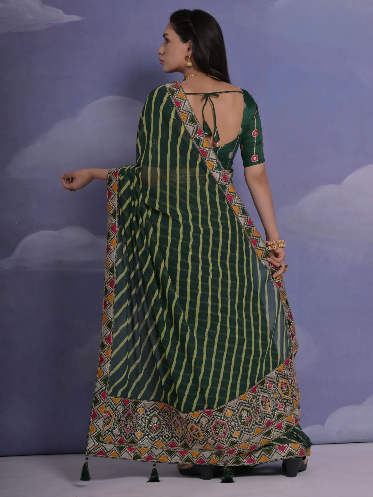Odette Green Printed Georgette Saree With Unstitched Blouse For Women - Image 5