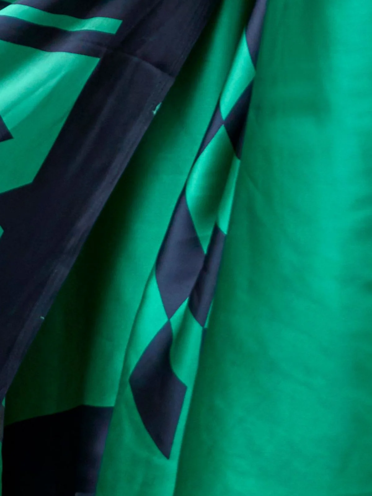 Odette Green Satin Printed Saree With Unstitched Blouse For Women - Image 4