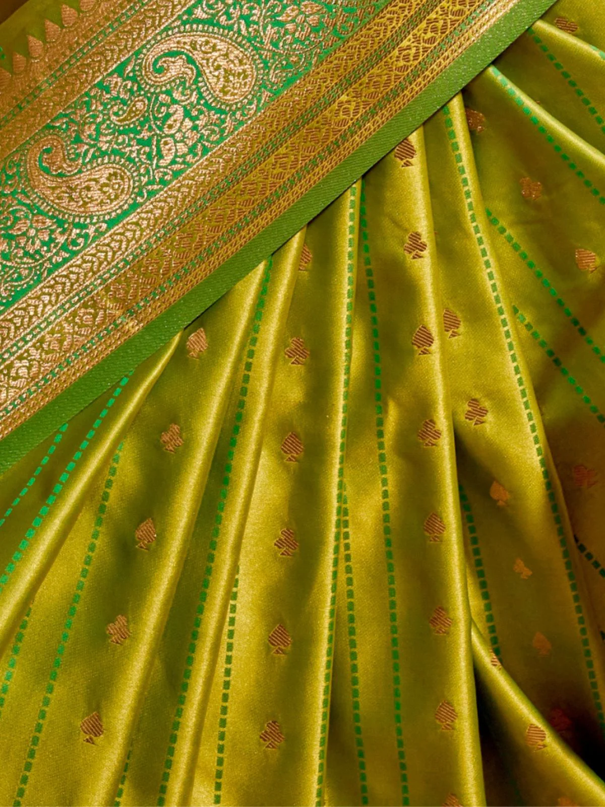 Odette Green Satin Woven Saree With Unstitched Blouse For Women - Image 3