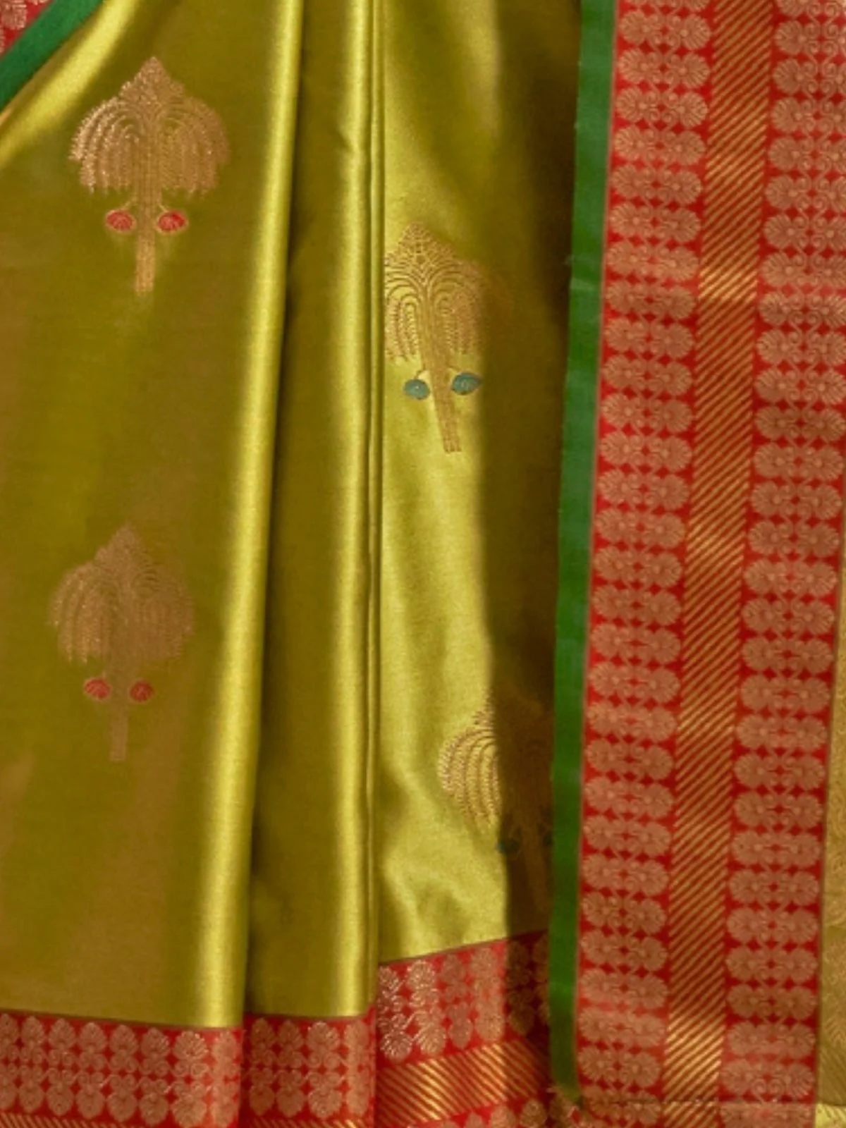 Odette Green Satin Woven Saree With Unstitched Blouse For Women - Image 3