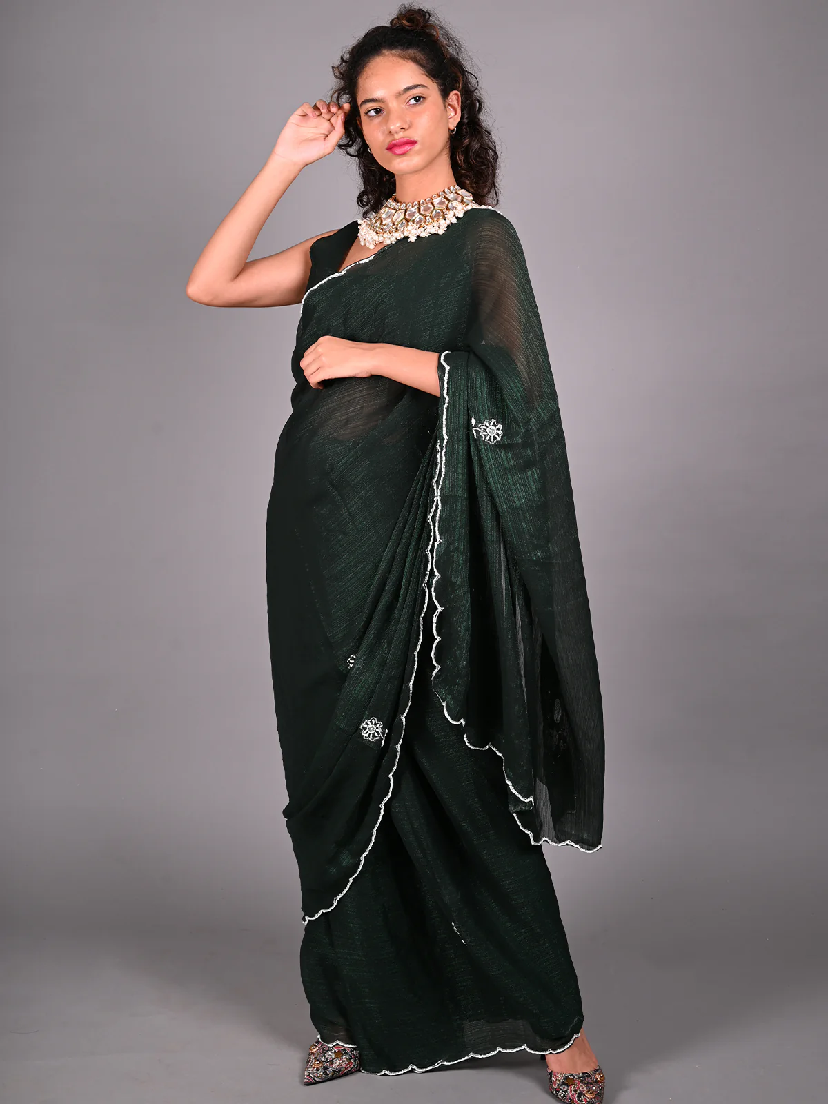 Odette Green Silk Blend Embroidered Saree For Women - Image 2