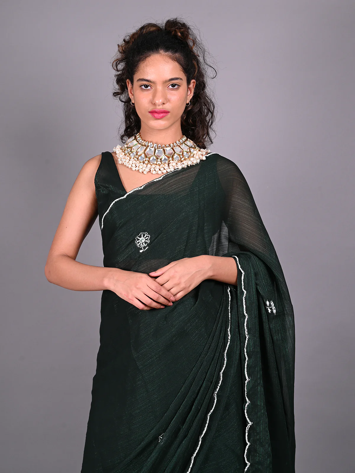 Odette Green Silk Blend Embroidered Saree For Women - Image 4