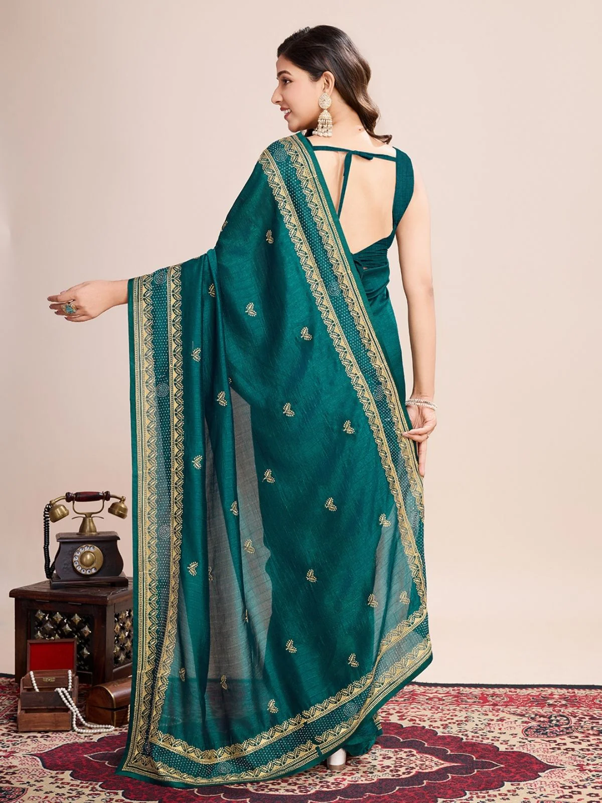 Odette Green Silk Blend Embroidered Saree With Unstitched Blouse For Women - Image 3