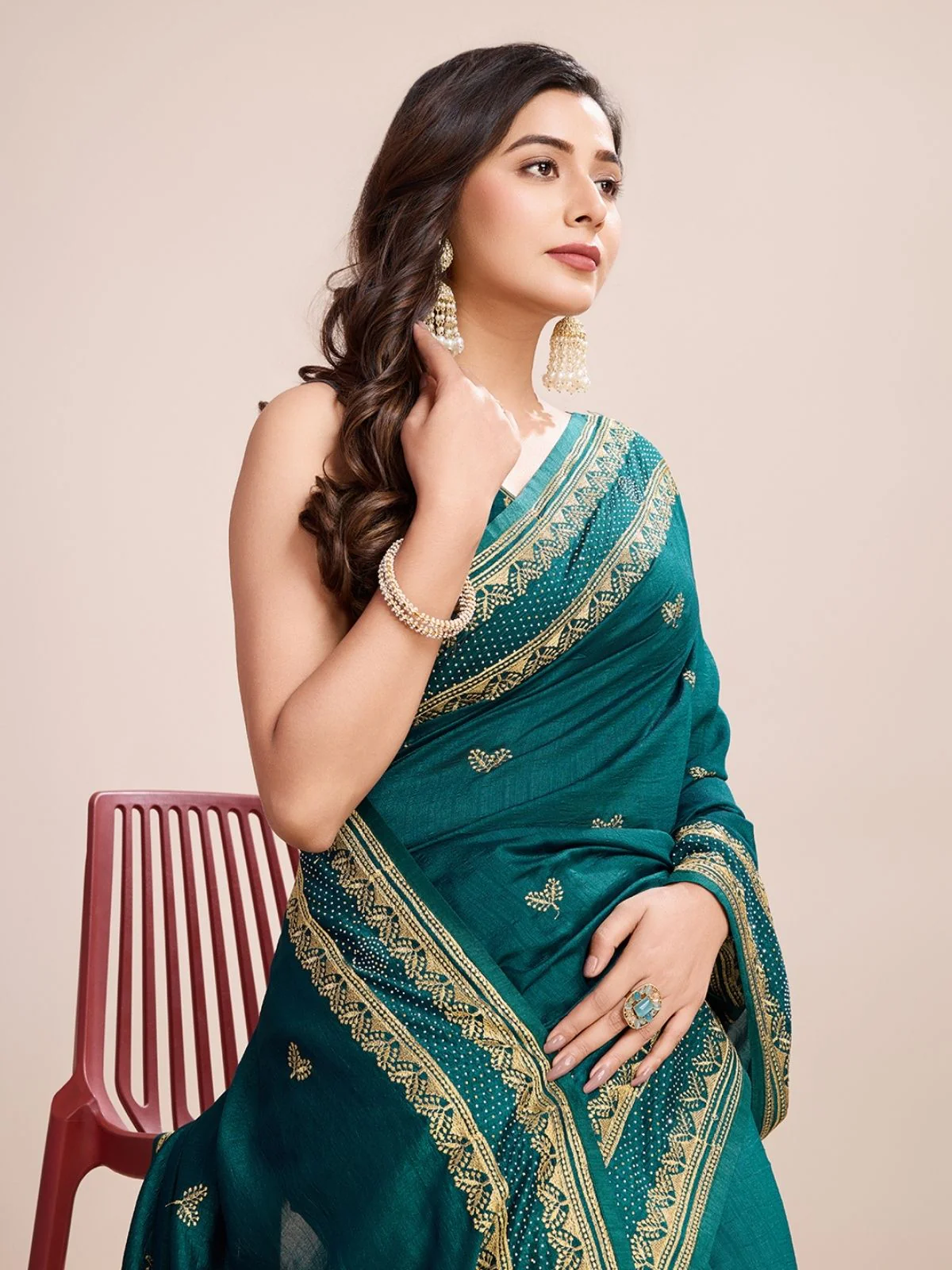 Odette Green Silk Blend Embroidered Saree With Unstitched Blouse For Women - Image 4
