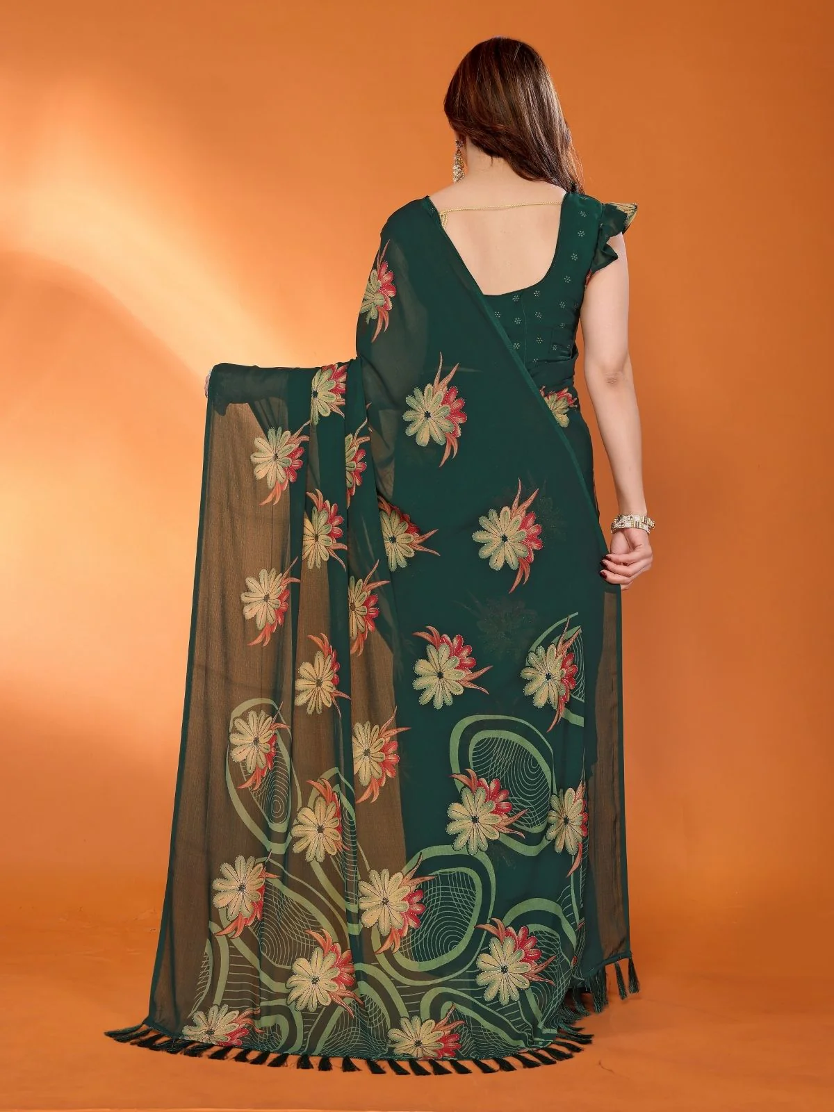 Odette Green Silk Blend Floral Print Saree For Women - Image 3