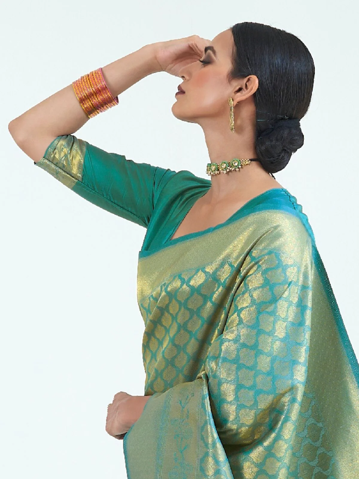 Odette Green Silk Blend Woven Saree With Unstitched Blouse For Women - Image 2