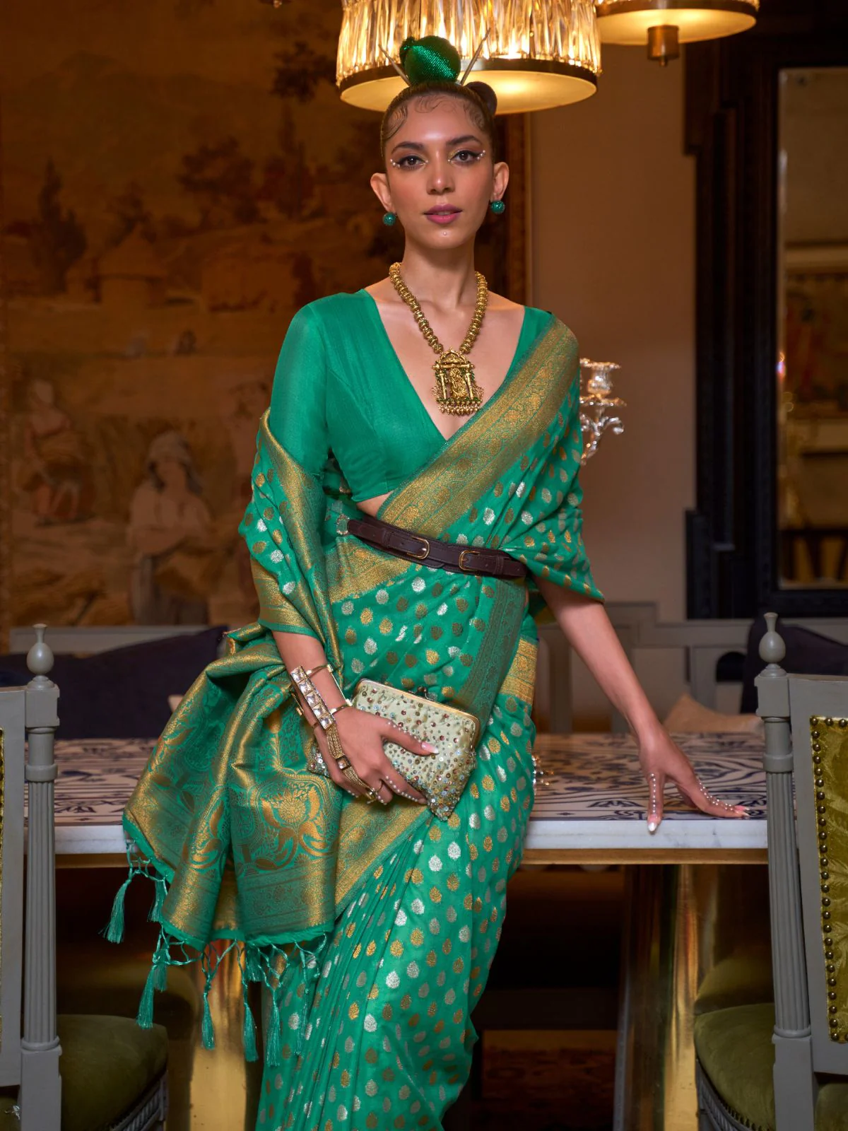 Odette Green Silk Blend Woven Saree With Unstitched Blouse for Women - Image 2