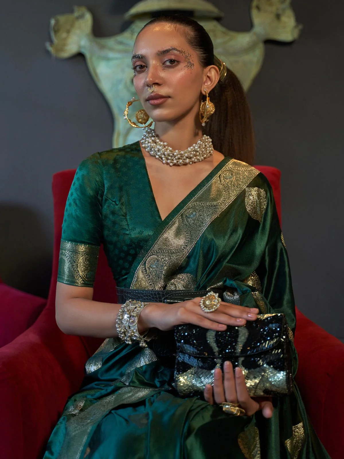 Odette Green Silk Blend Woven Saree With Unstitched Blouse for Women - Image 2