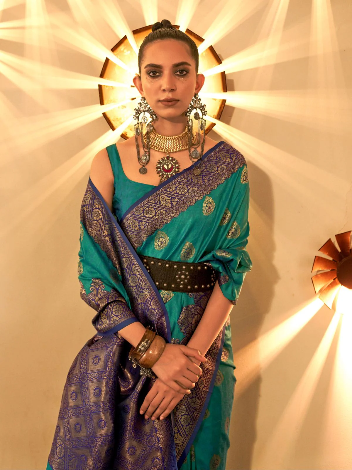 Odette Green Silk Blend Woven Saree With Unstitched Blouse For Women - Image 2