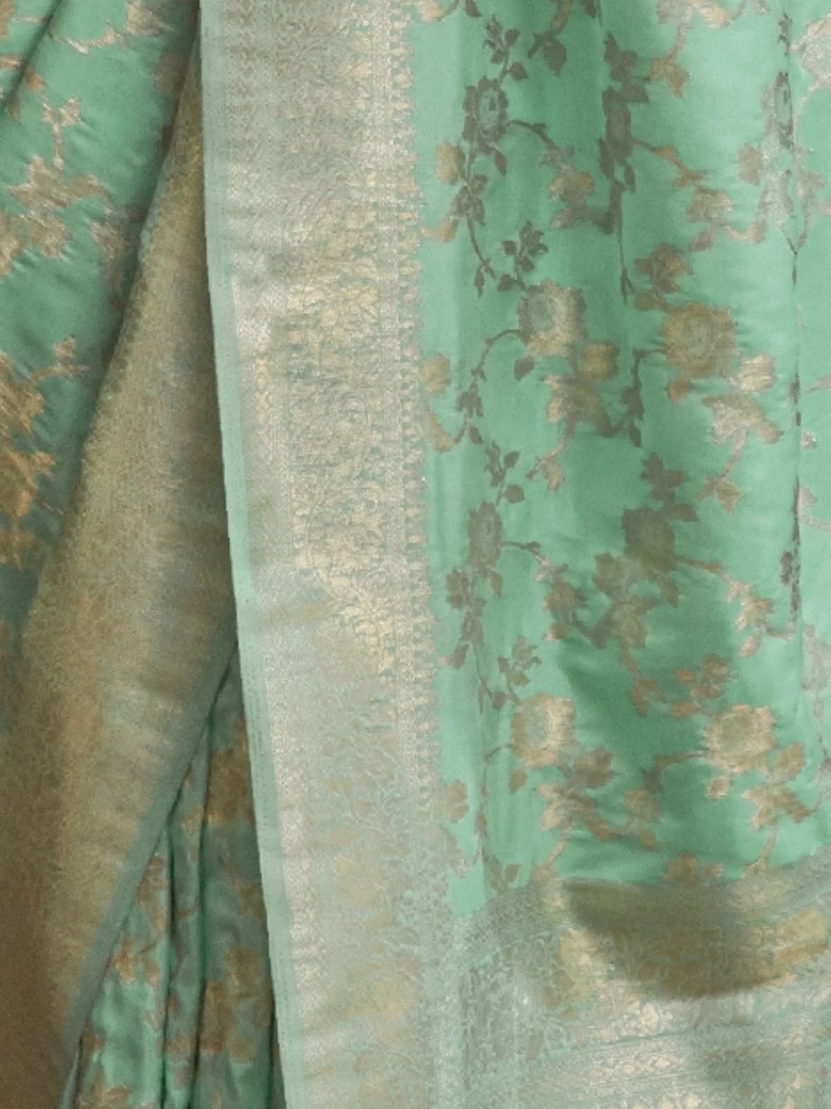 Odette Green Silk Blend Woven Saree With Unstitched Blouse For Women - Image 3