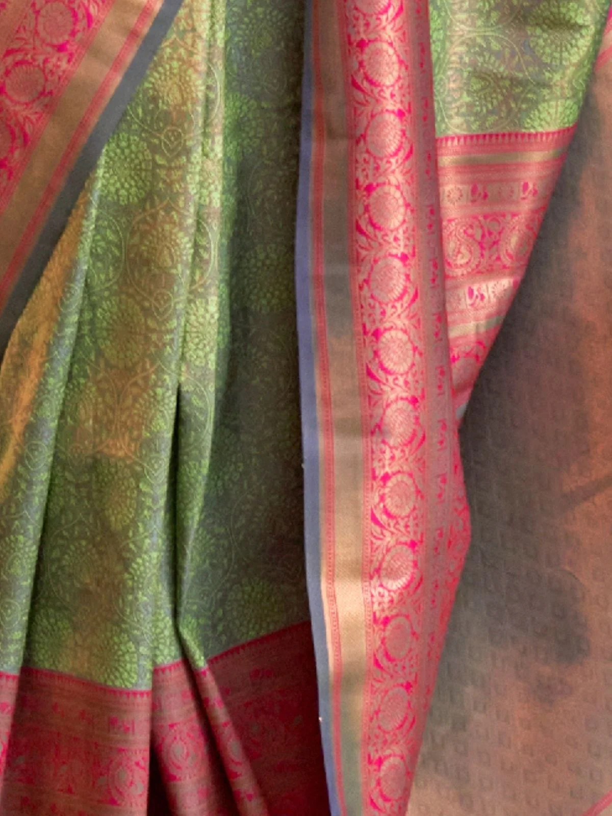 Odette Green Silk Blend Woven Saree With Unstitched Blouse For Women - Image 3