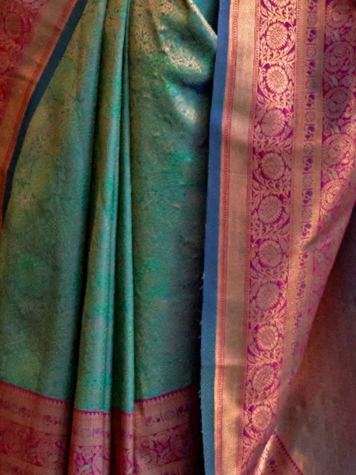 Odette Green Silk Blend Woven Saree With Unstitched Blouse For Women - Image 3