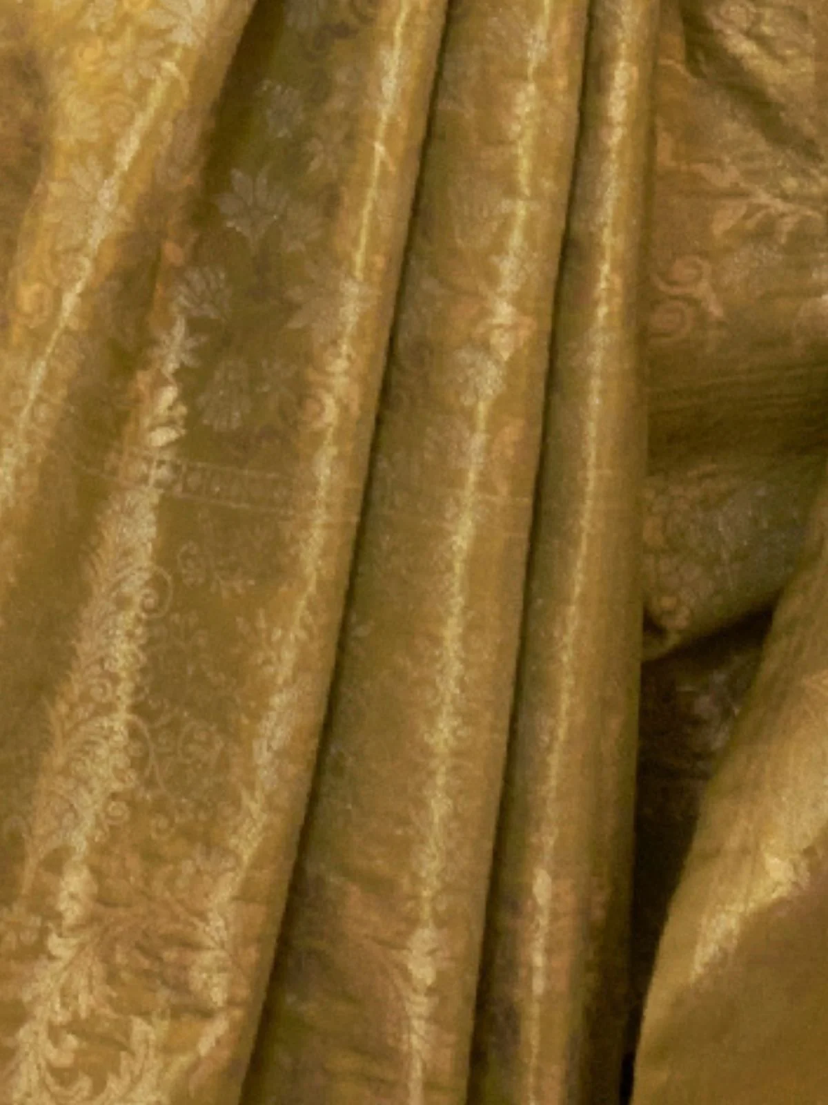 Odette Green Silk Blend Woven Saree With Unstitched Blouse For Women - Image 3