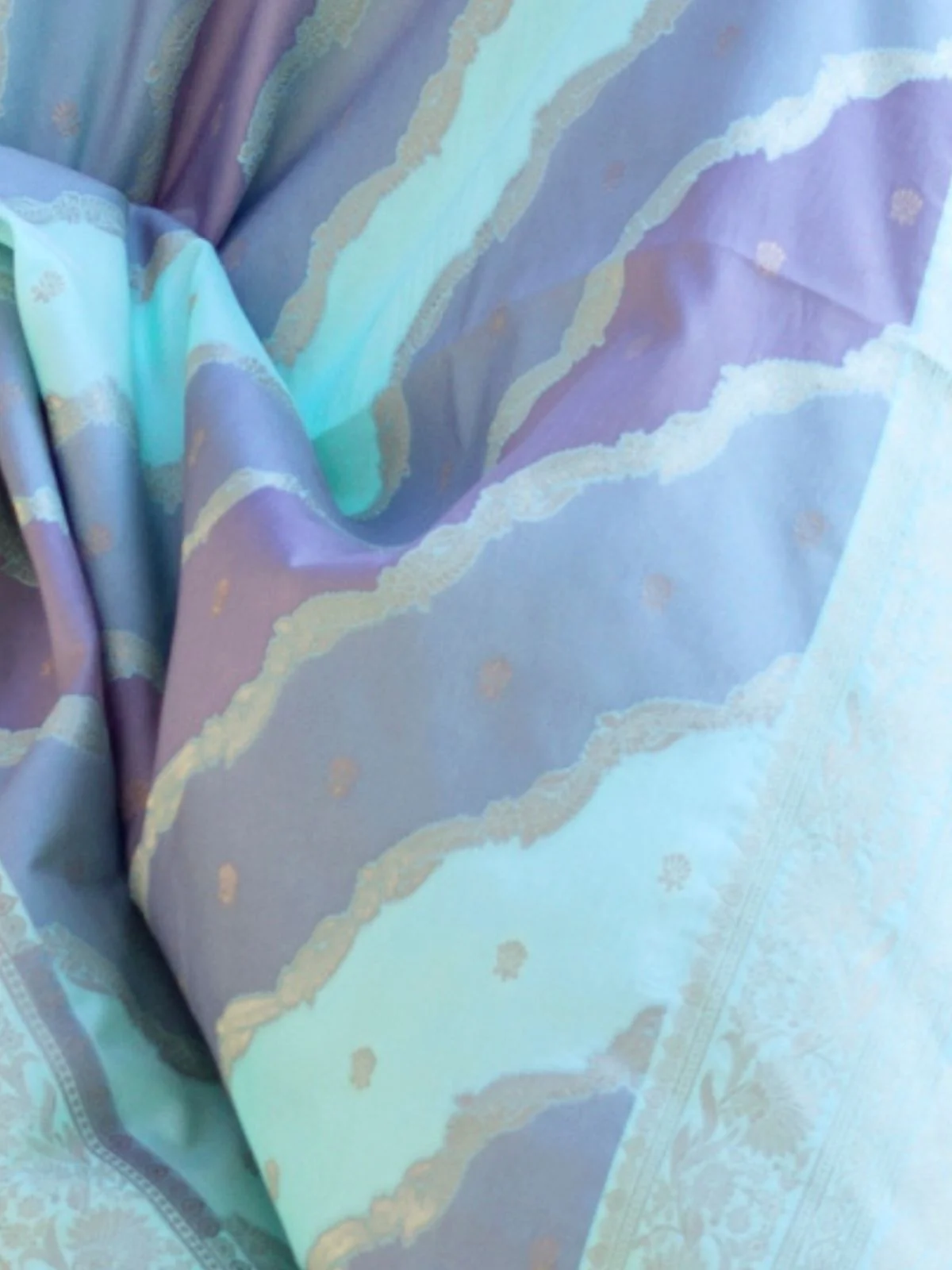 Odette Green Silk Blend Woven Saree With Unstitched Blouse For Women - Image 3