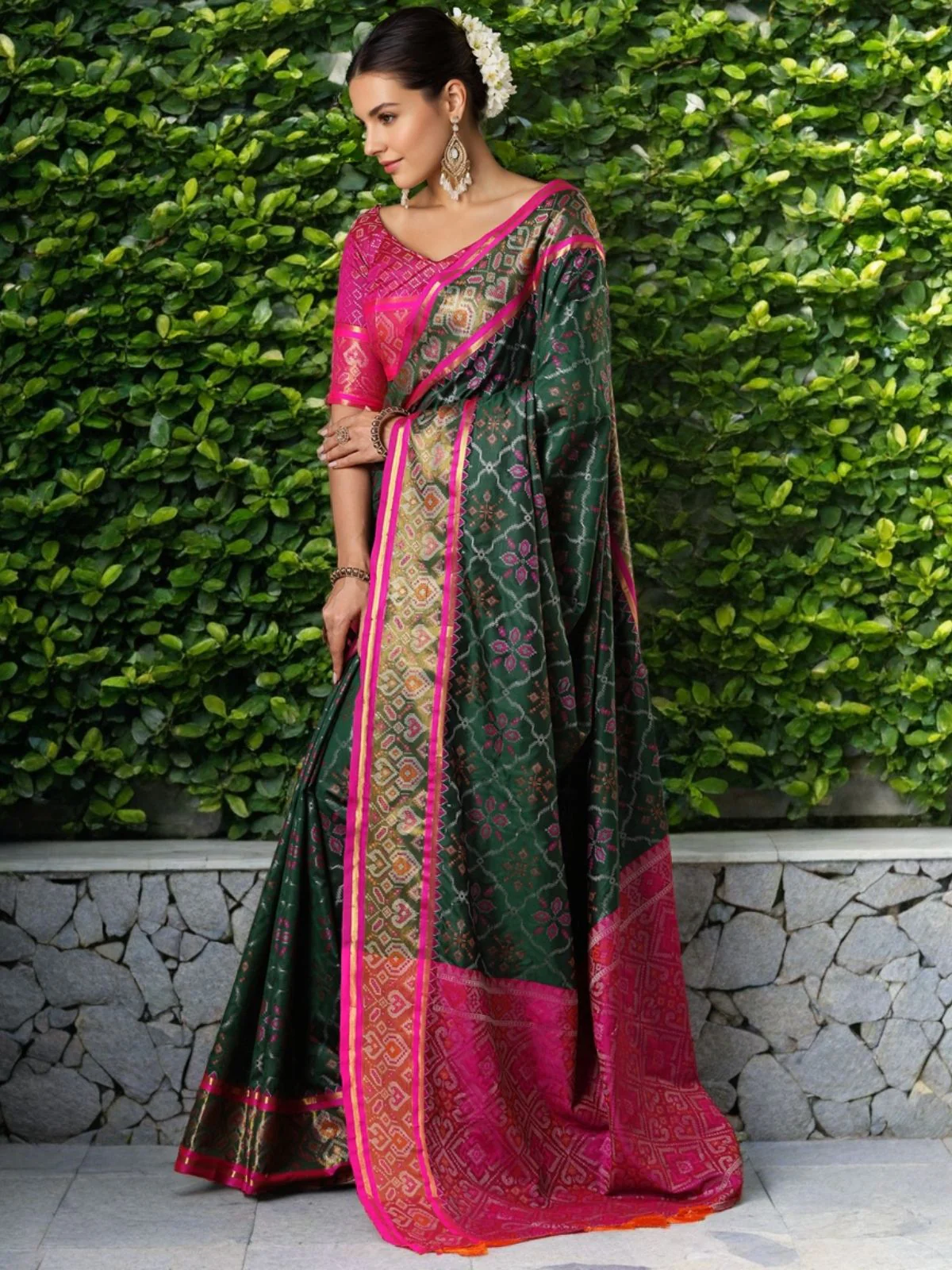 Odette Green Silk Woven Saree For Women - Image 3