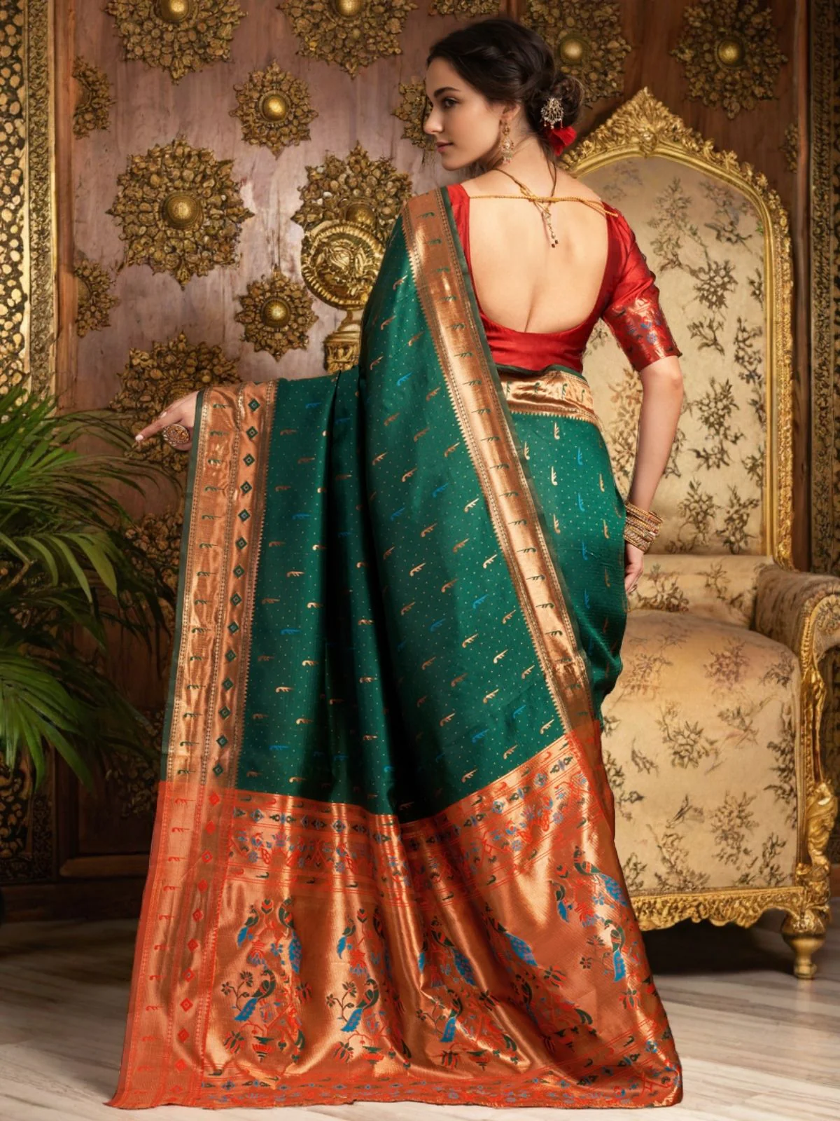 Odette Green Silk Woven Saree For Women - Image 3