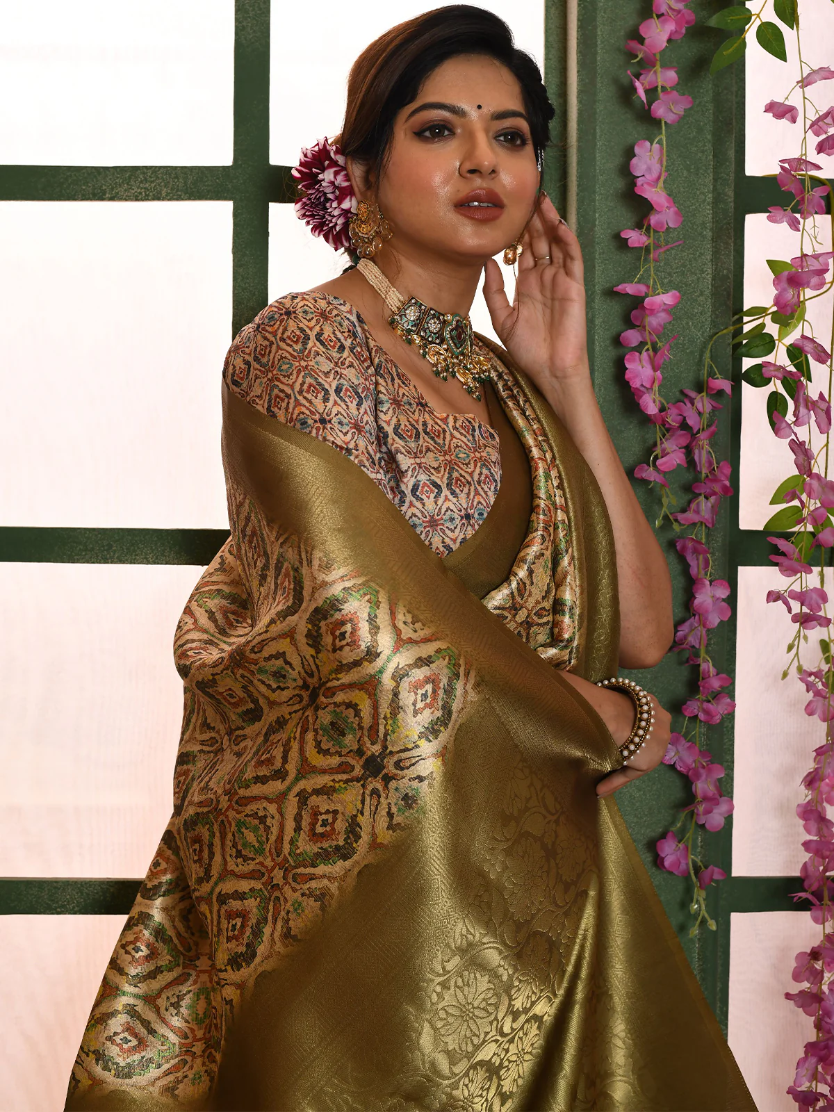 Odette Green Soft Silk Woven Saree With Unstitched Blouse For Women - Image 2