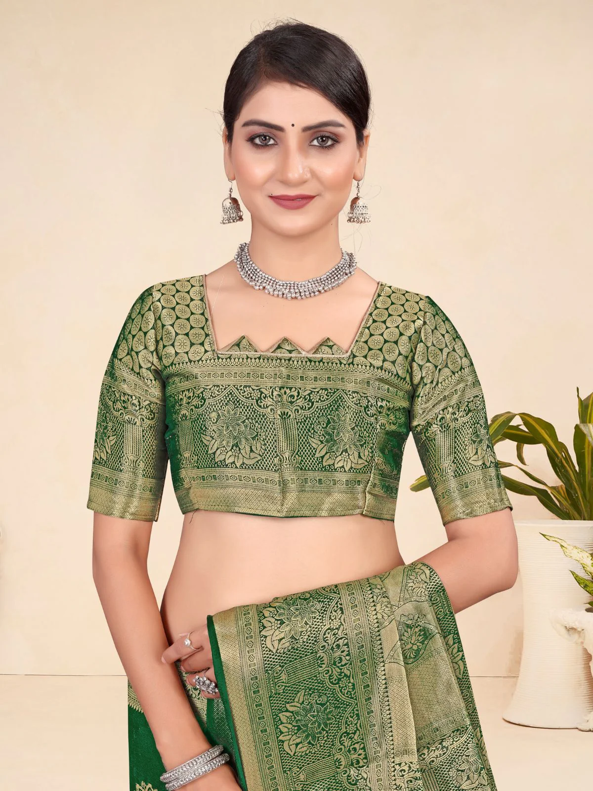 Odette Green Viscose  Woven Saree With Unstitched Blouse For Women - Image 3