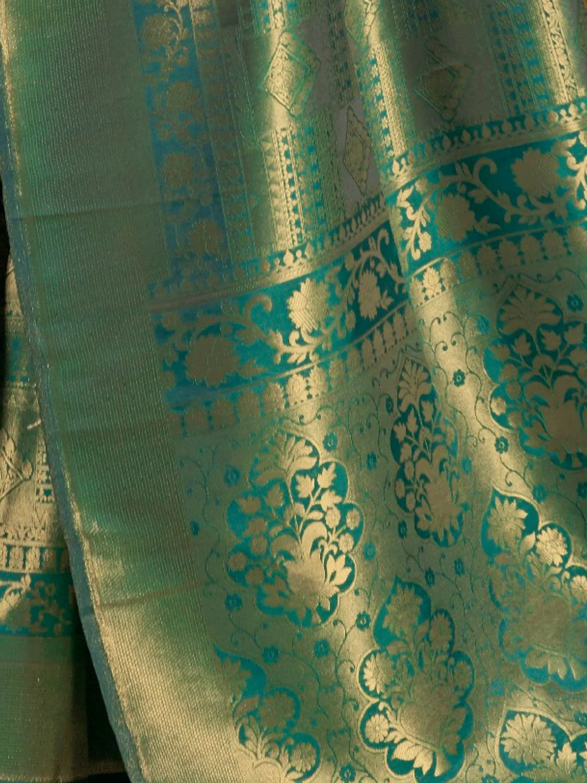 Odette Green Woven Design Silk Blend Saree With Unstitched Blouse For Women - Image 3