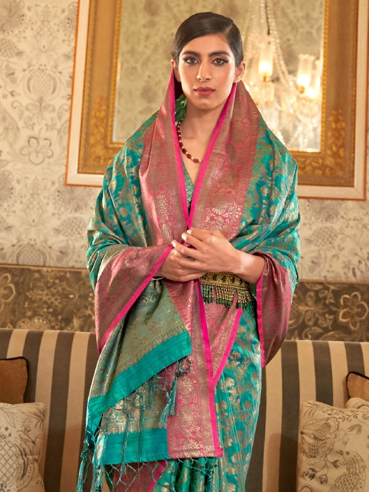 Odette Green Woven Design Silk Blend Saree With Unstitched Blouse For Women - Image 2