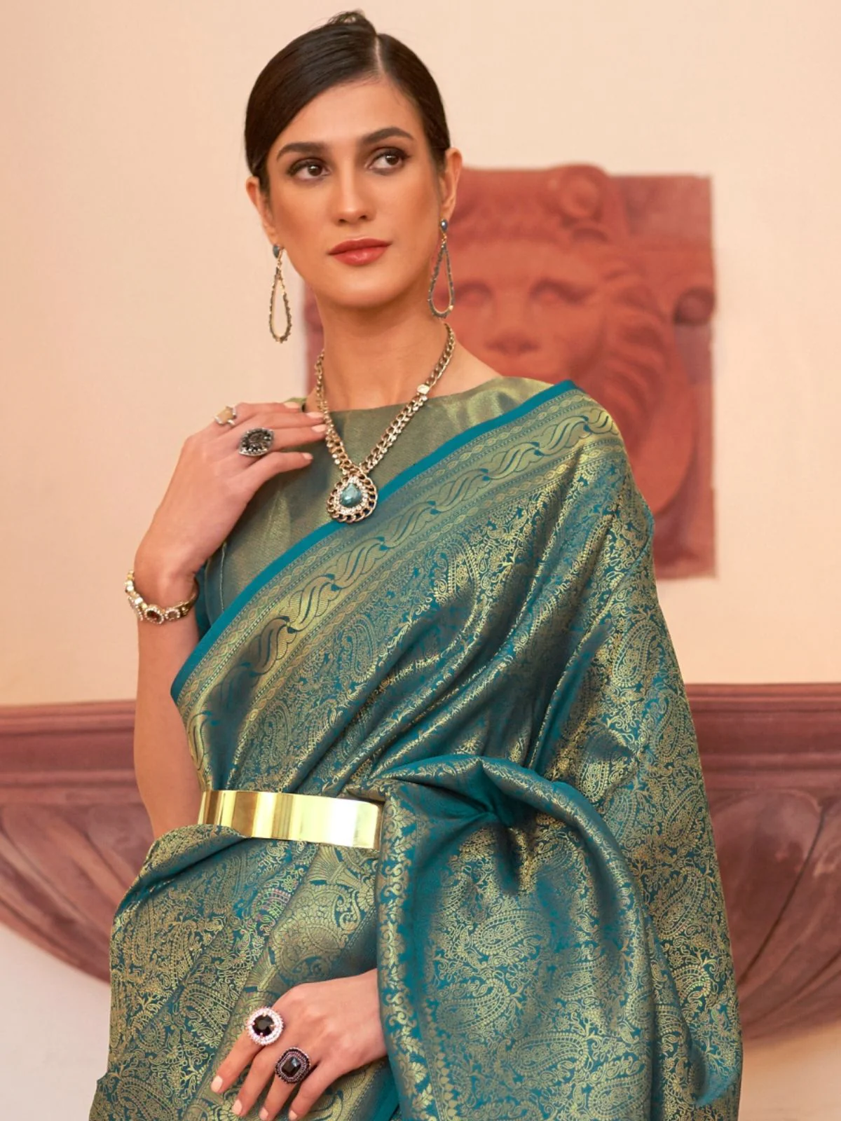 Odette Green Woven Design Silk Blend Saree With Unstitched Blouse For Women - Image 2