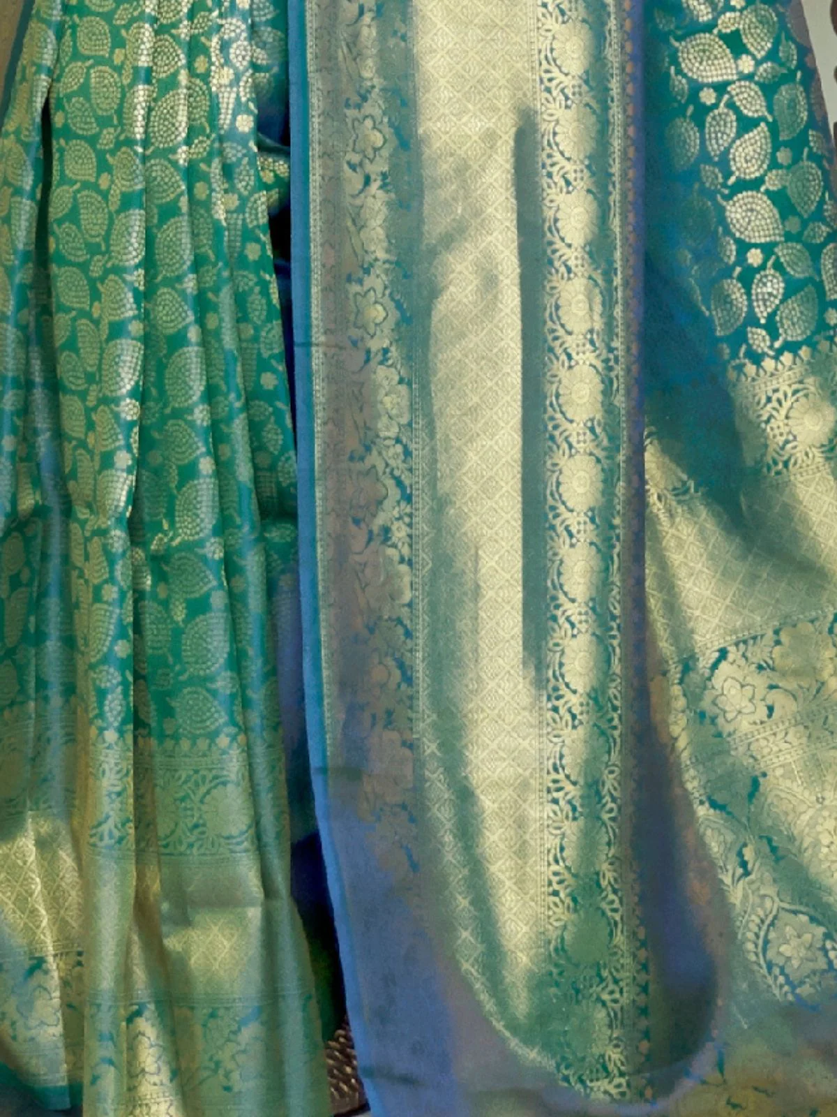 Odette Green Woven Design Silk Blend Saree With Unstitched Blouse For Women - Image 3