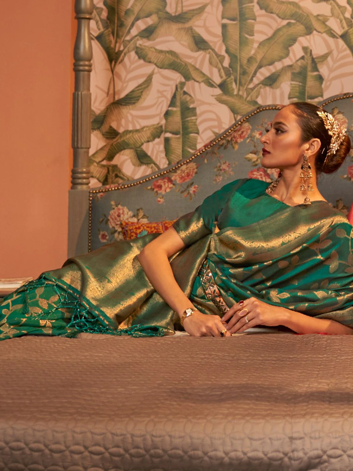 Odette Green Woven Design Silk Blend Saree With Unstitched Blouse For Women - Image 2