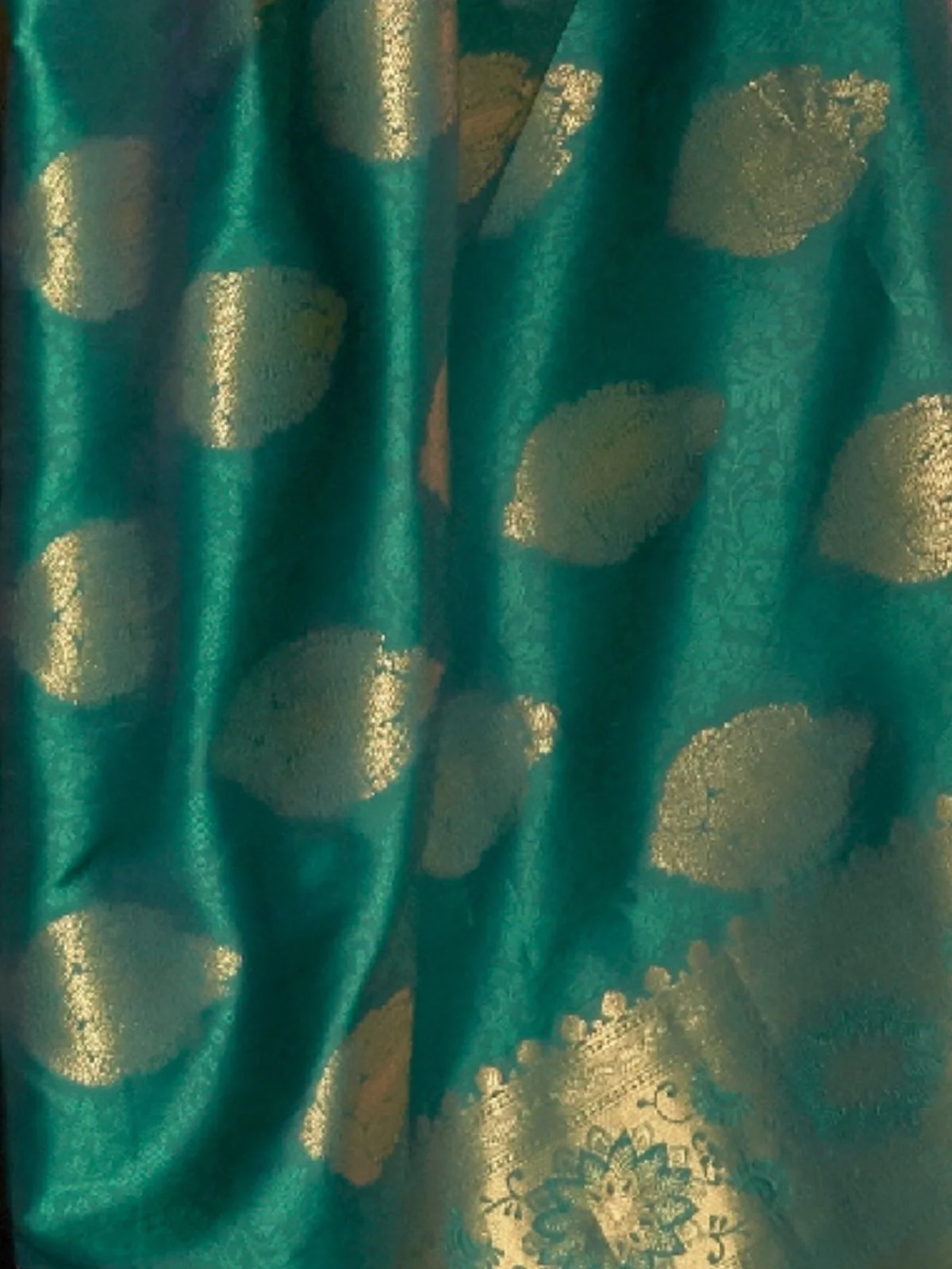 Odette Green Woven Design Silk Blend Saree With Unstitched Blouse For Women - Image 3